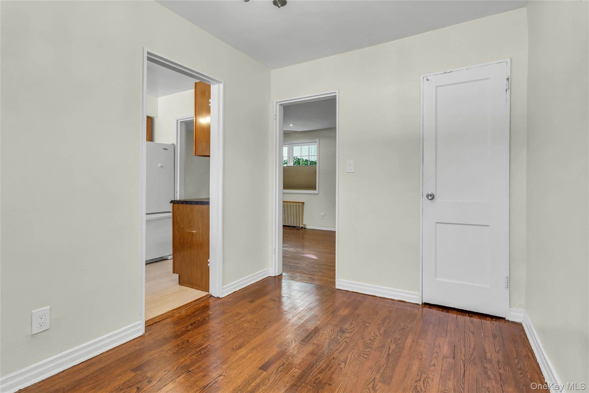 #8 photo, 67-44 224th Street, クイーンズ区 Oakland Gardens , NY 11364