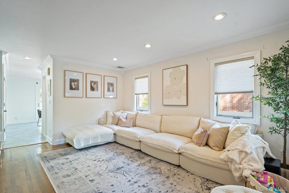 #5 photo, 116 Sperry Boulevard Boulevard, New Hyde Park , NY 11040