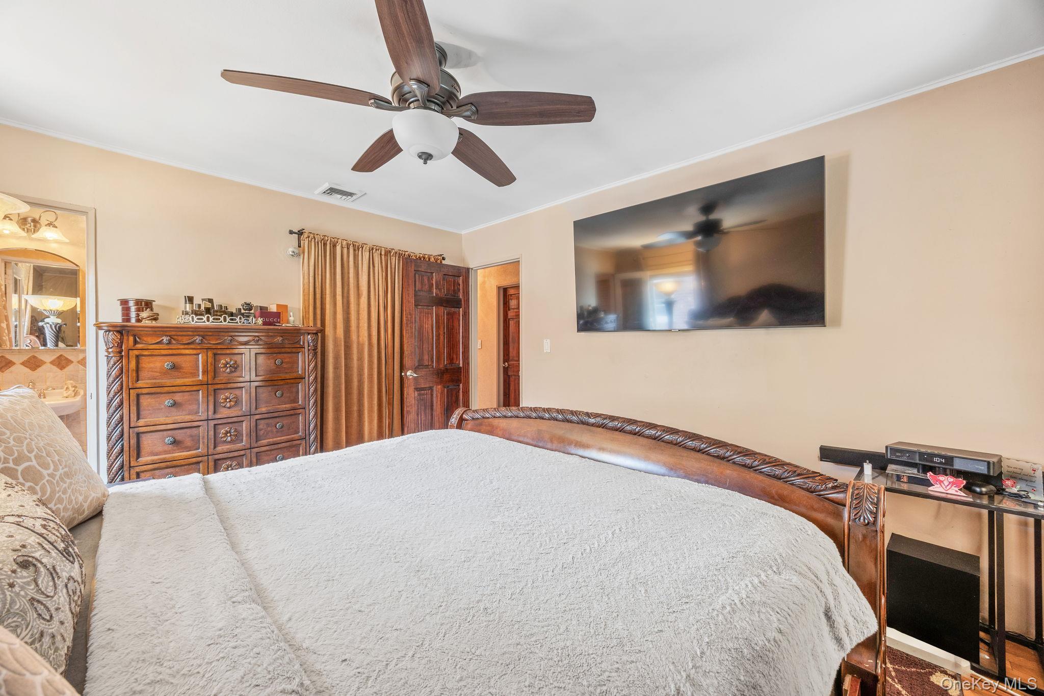 #11 photo, 14118 14th Avenue, クイーンズ区 Whitestone , NY 11357