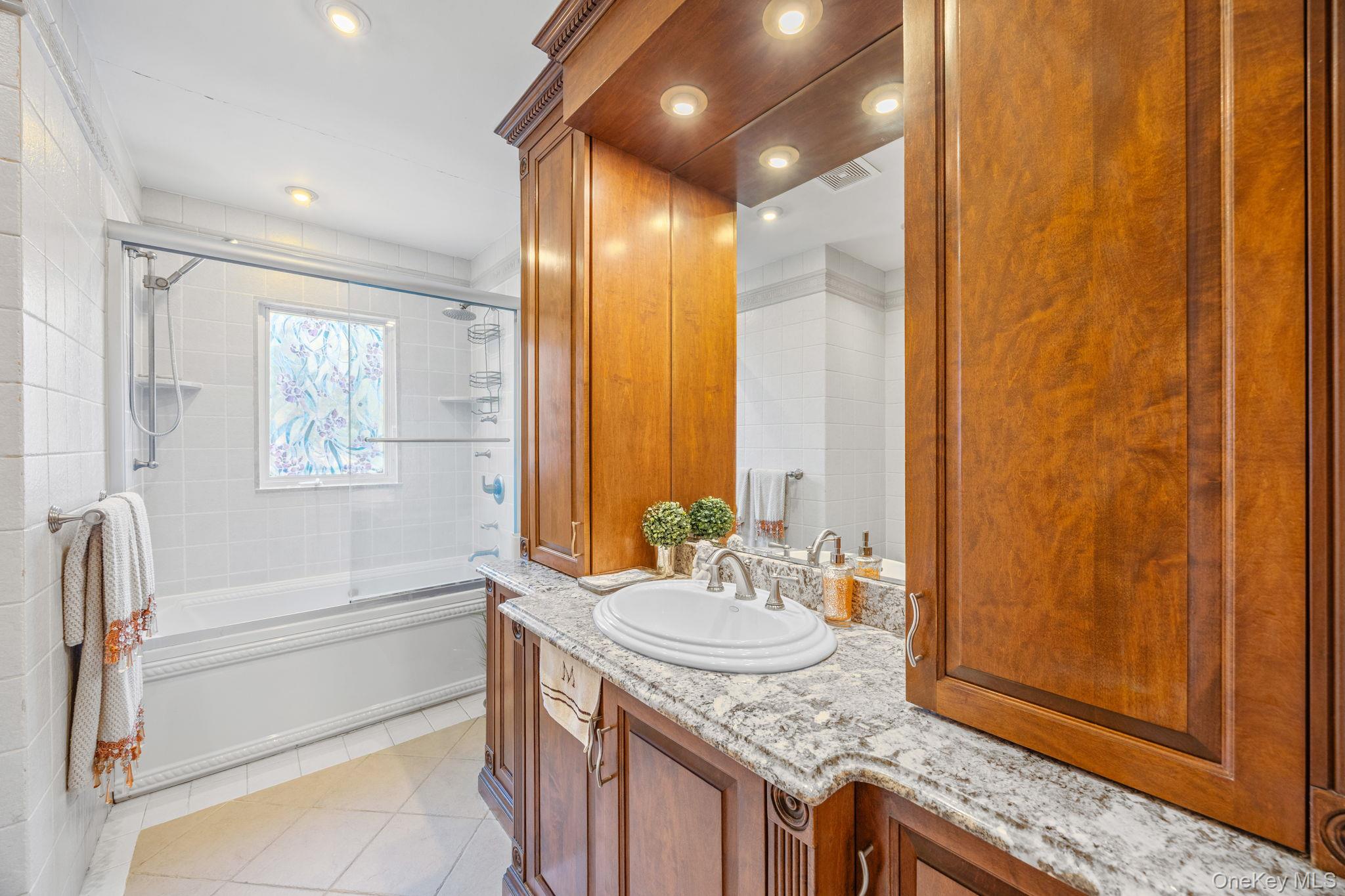 #12 photo, 14118 14th Avenue, クイーンズ区 Whitestone , NY 11357