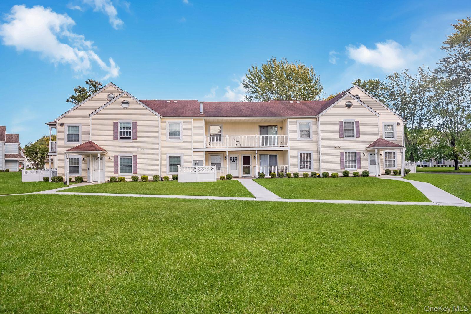 #1 photo, 5 Fairview Circle, サフォーク郡 Middle Island , NY 11953