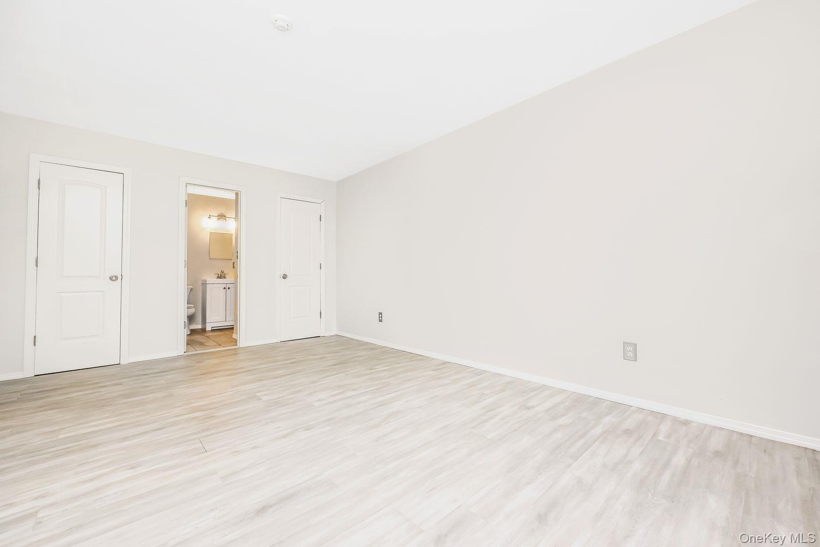 #12 photo, 5 Fairview Circle, サフォーク郡 Middle Island , NY 11953