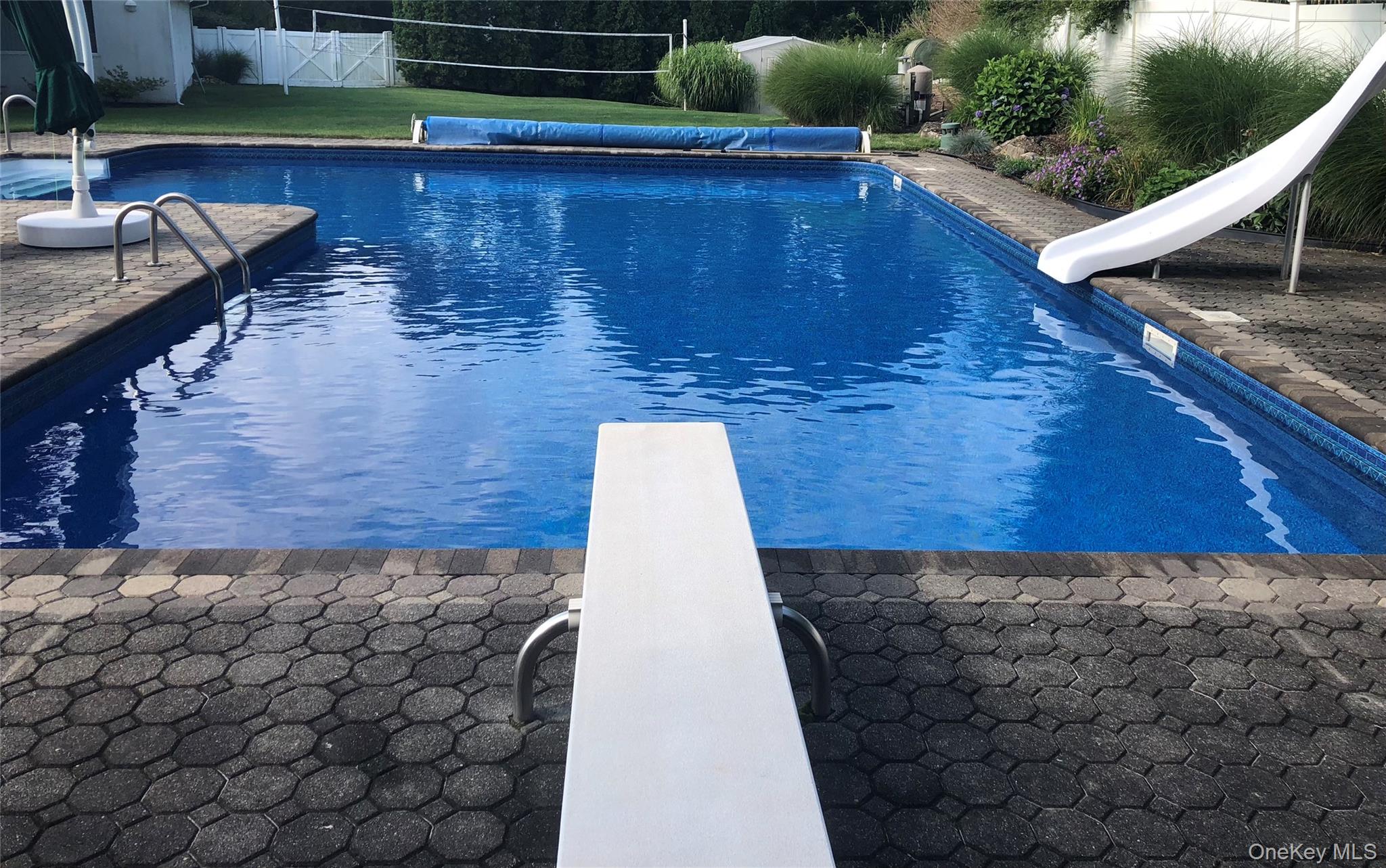 #12 photo, 6 Twilight Court, Melville , NY 11747