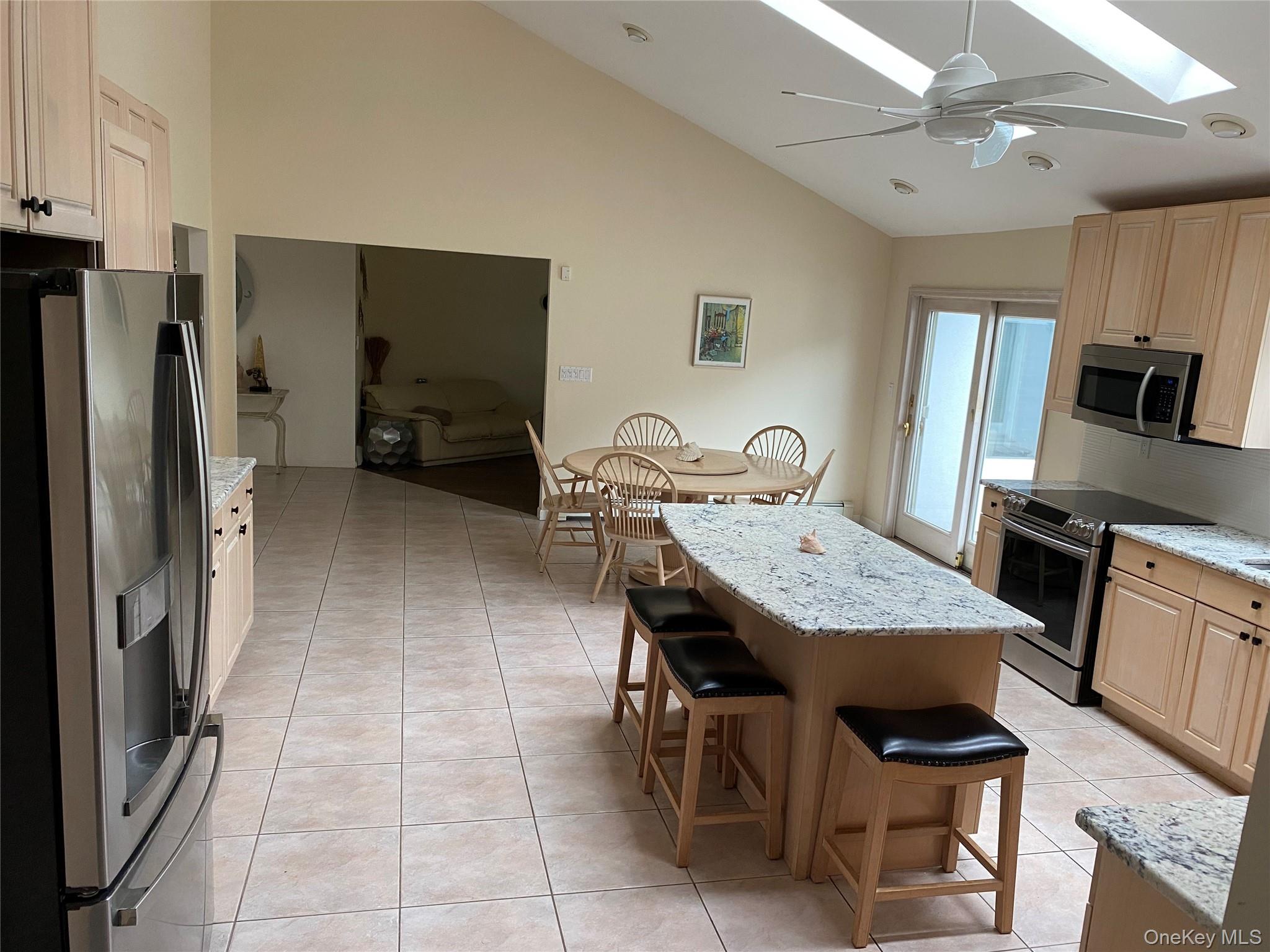 #6 photo, 6 Twilight Court, Melville , NY 11747