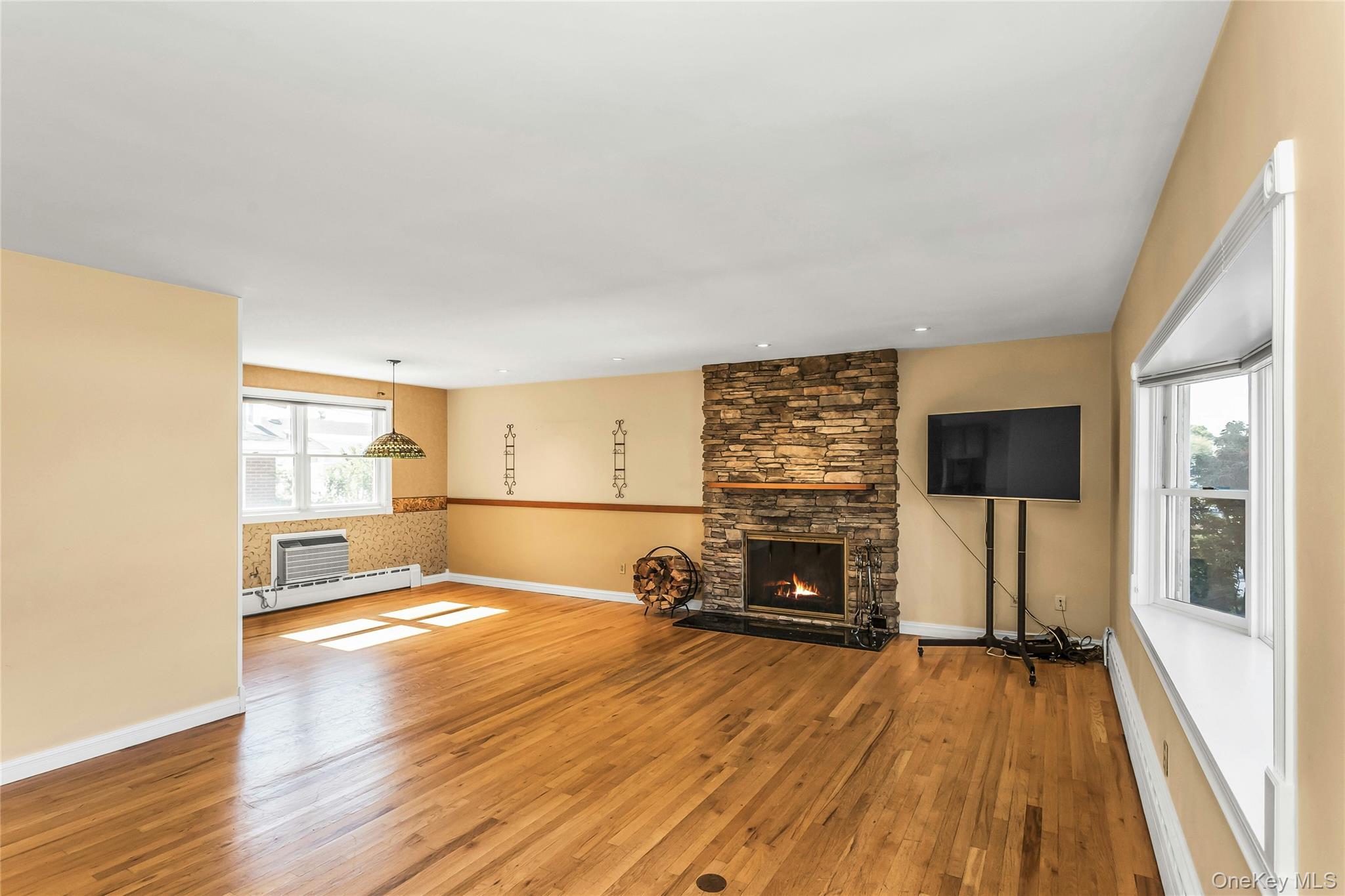 #4 photo, 791 Caryl Street, Franklin Square , NY 11010