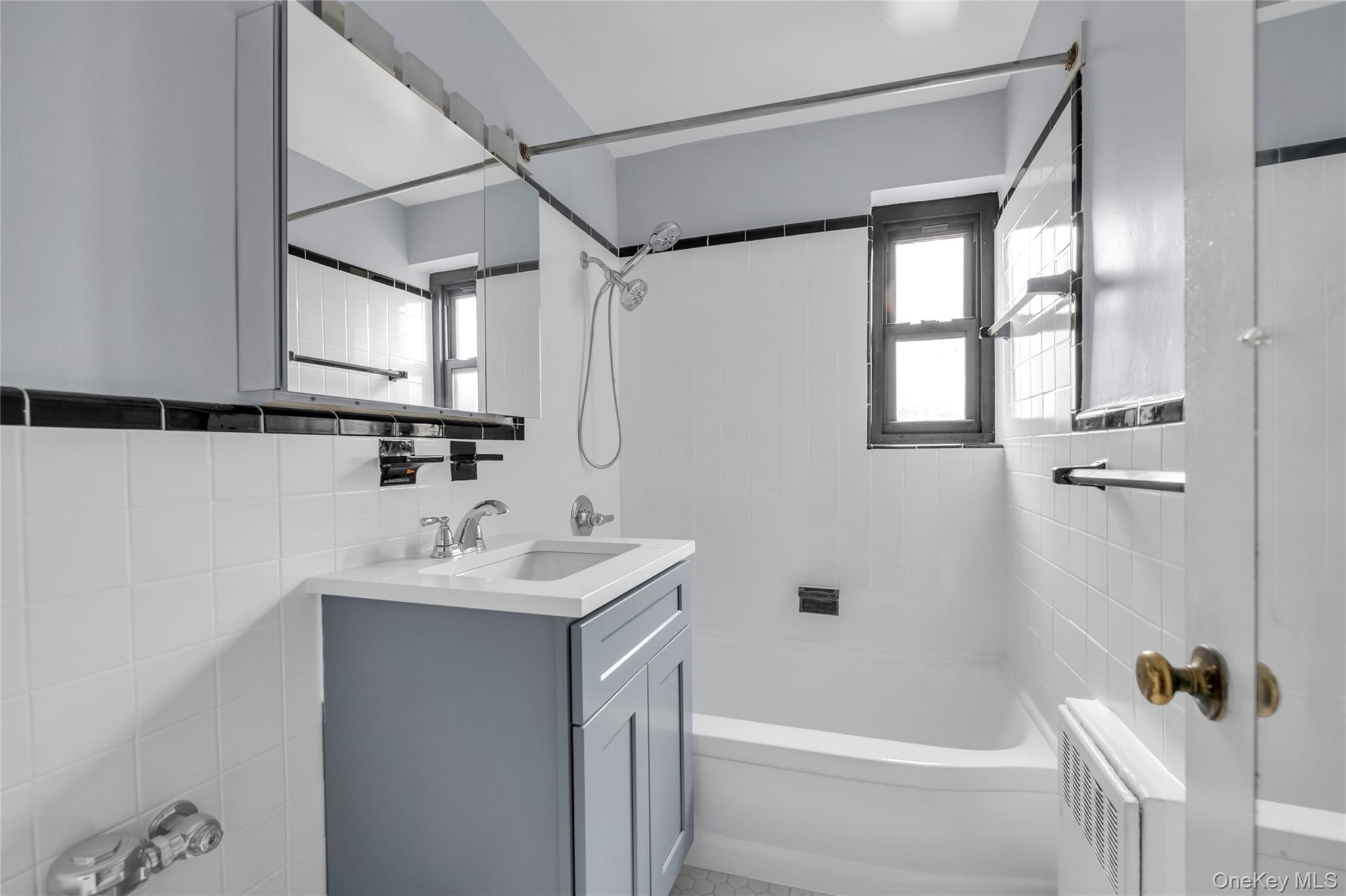 #11 photo, 50 Brompton Road, Great Neck , NY 11021