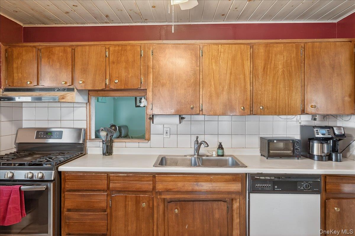 #3 photo, 149 Avenue C, Holbrook , NY 11741