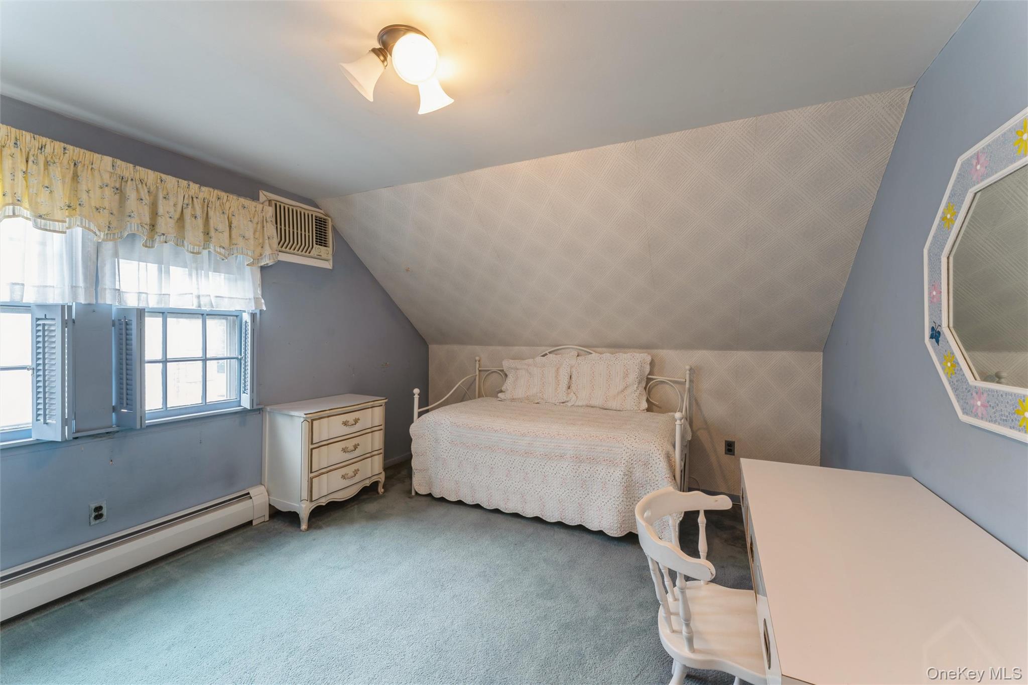 #19 photo, 596 Foch Boulevard, Williston Park , NY 11596