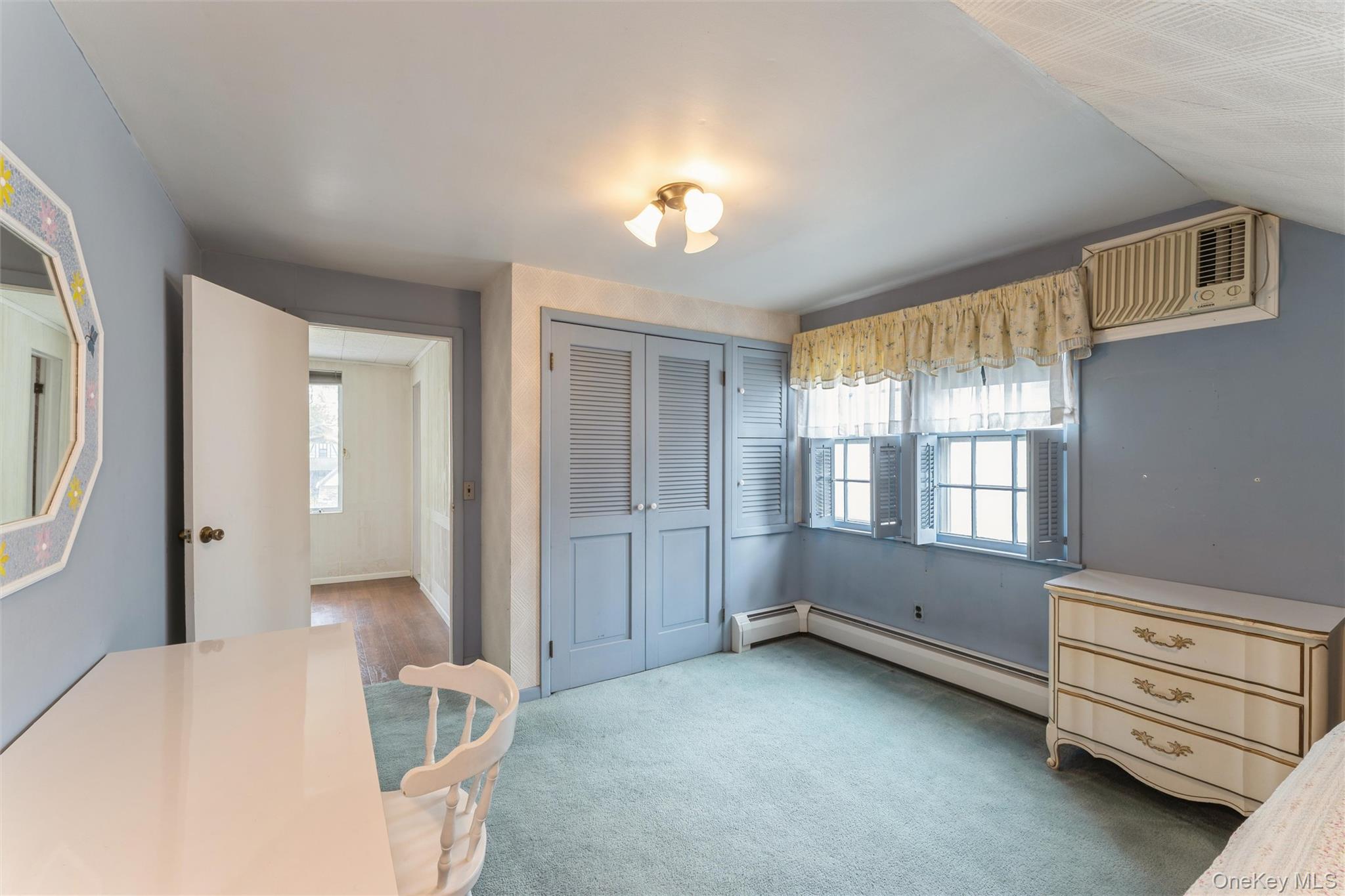 #20 photo, 596 Foch Boulevard, Williston Park , NY 11596