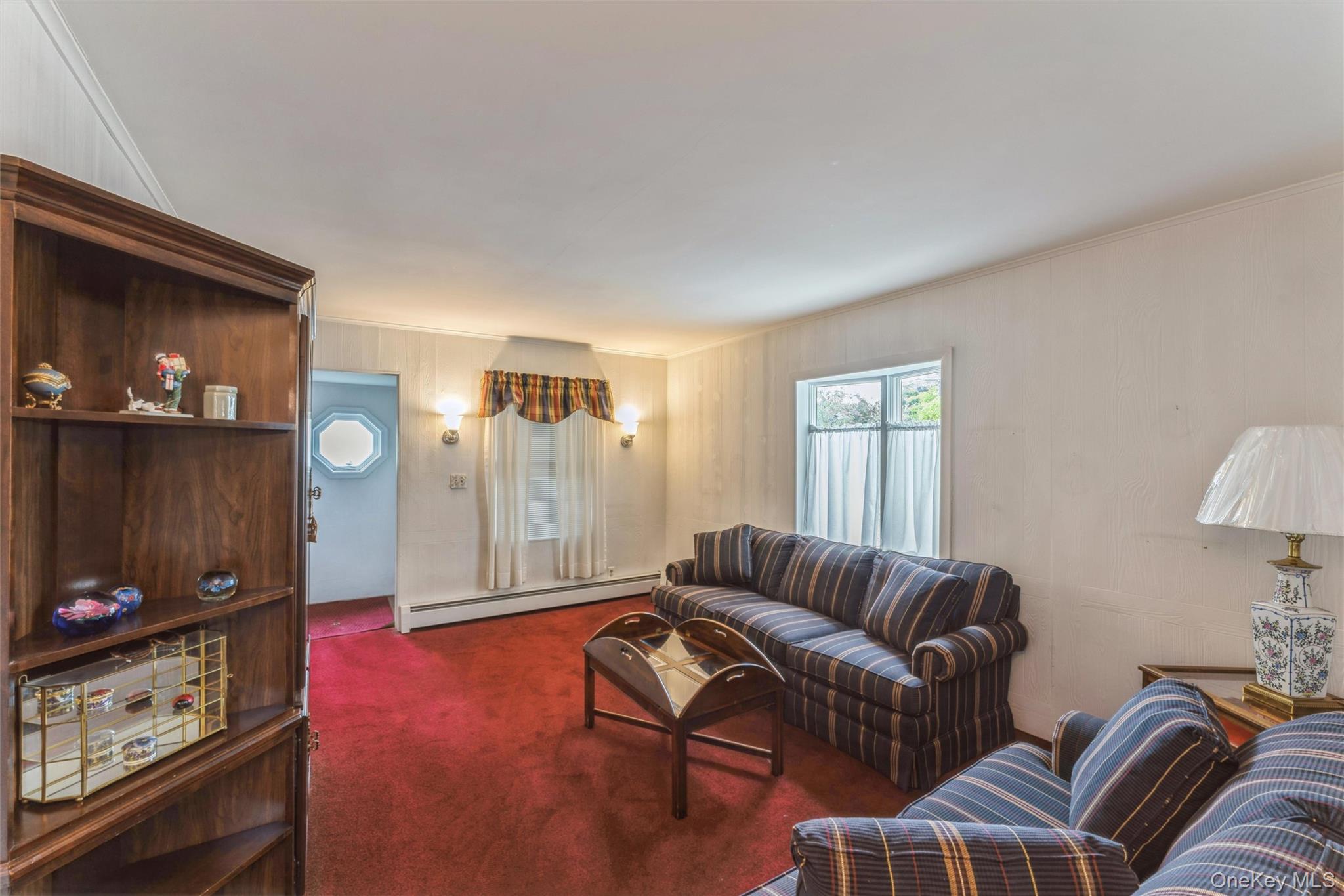 #3 photo, 596 Foch Boulevard, Williston Park , NY 11596