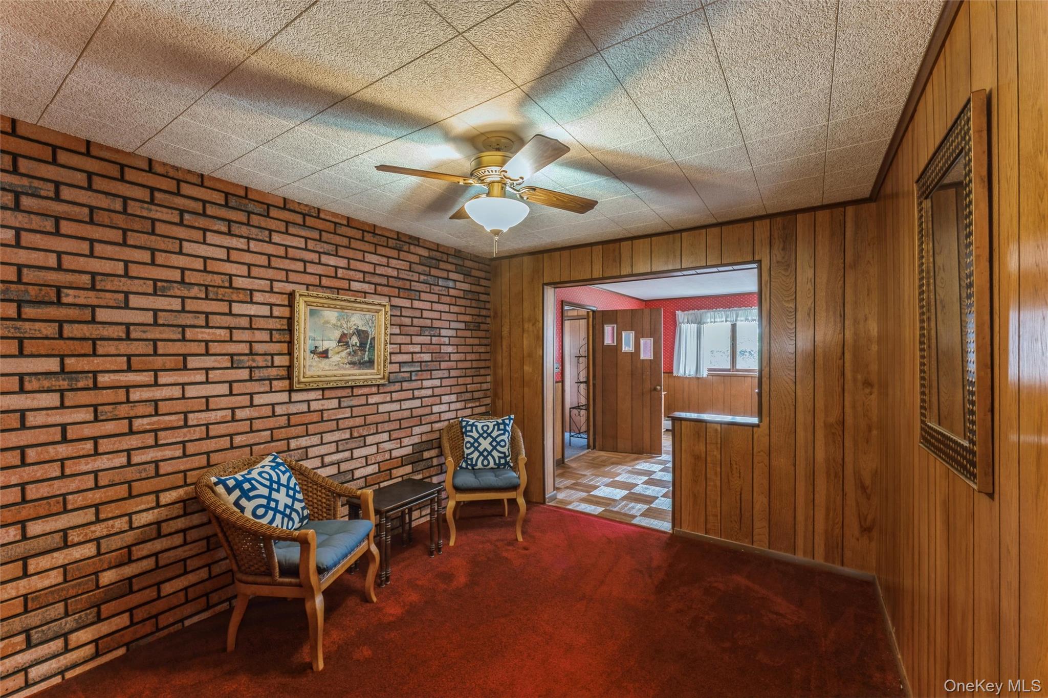 #6 photo, 596 Foch Boulevard, Williston Park , NY 11596