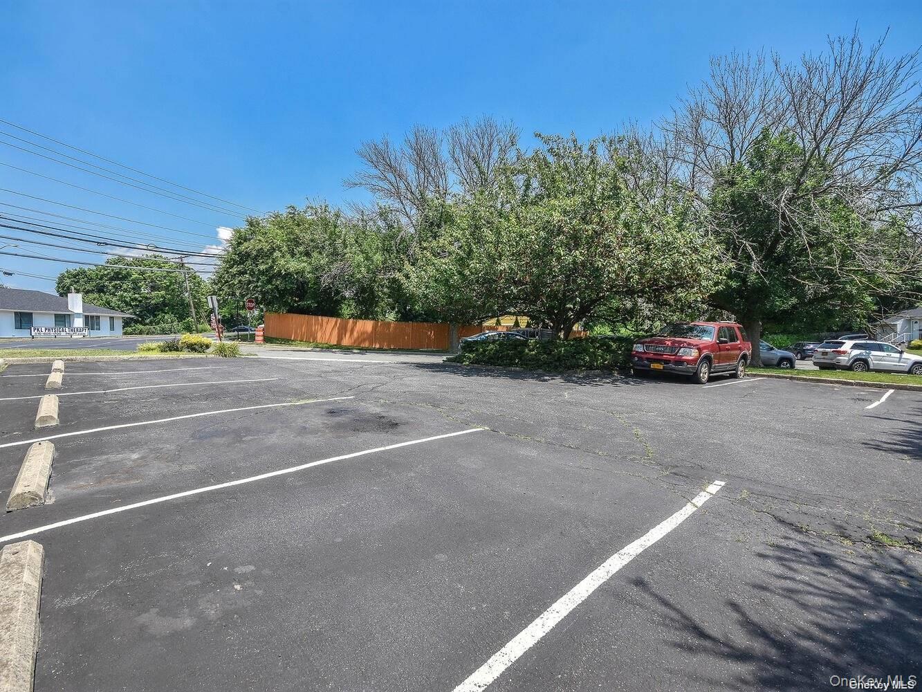 #13 photo, 811 Old Country Road, ナッソー郡 Plainview , NY 11803