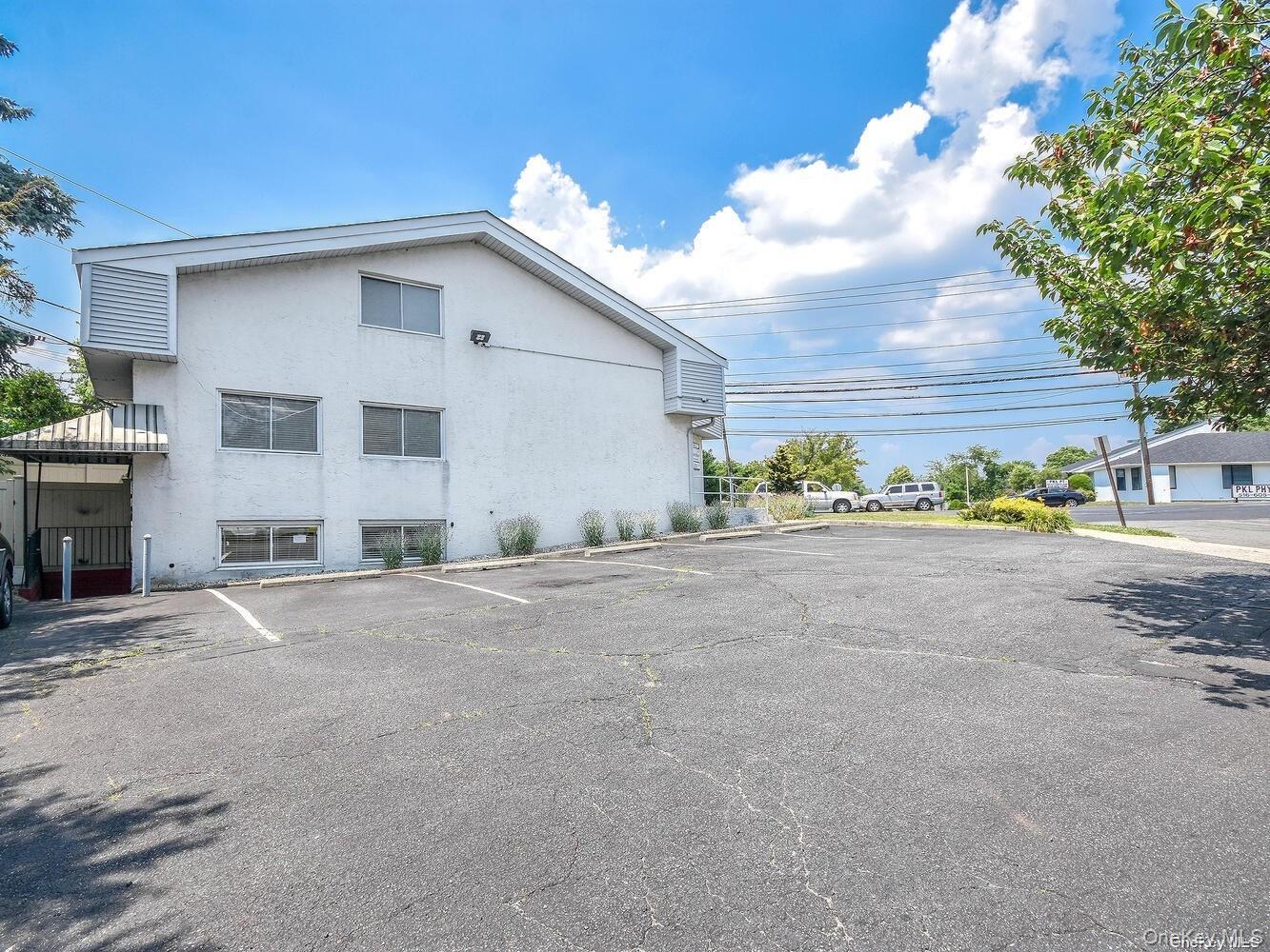 #14 photo, 811 Old Country Road, ナッソー郡 Plainview , NY 11803