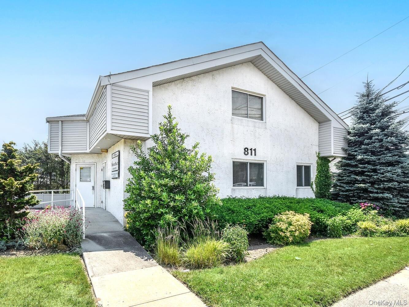 #3 photo, 811 Old Country Road, ナッソー郡 Plainview , NY 11803