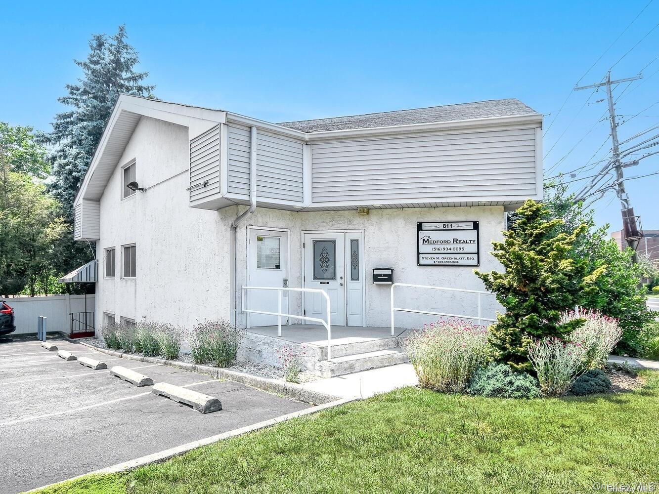 #4 photo, 811 Old Country Road, ナッソー郡 Plainview , NY 11803