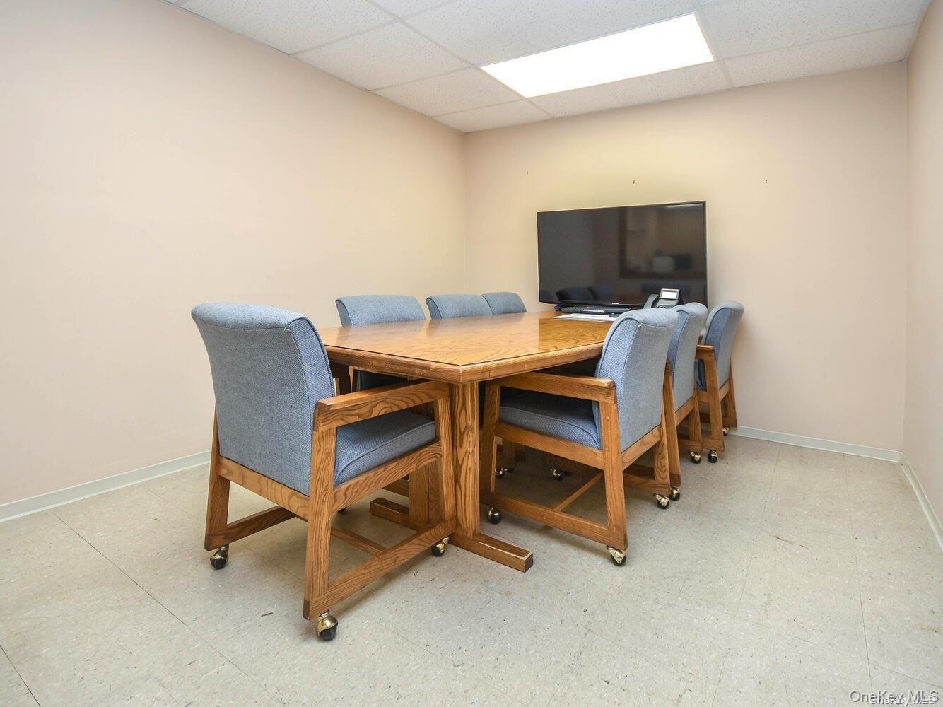 #8 photo, 811 Old Country Road, ナッソー郡 Plainview , NY 11803