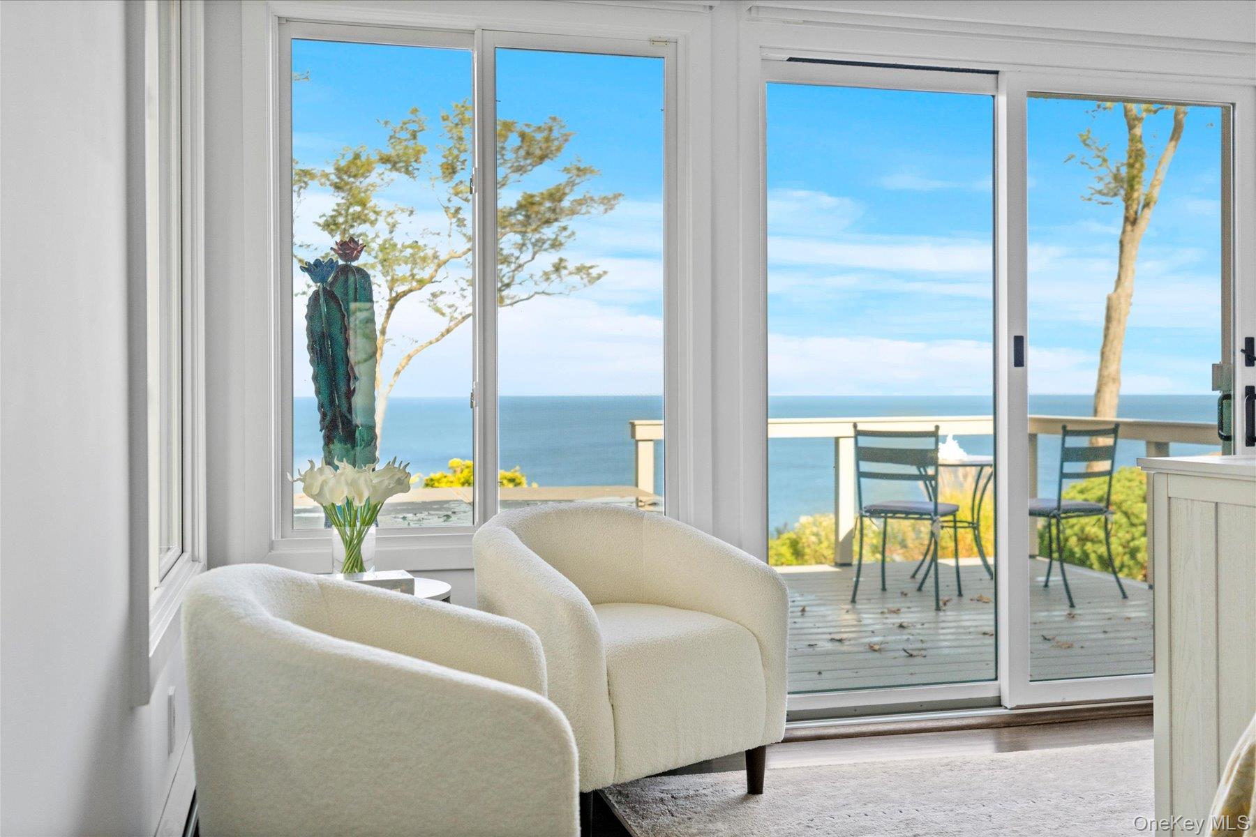 #1 photo, 1 Dolphin Way, サフォーク郡 Riverhead , NY 11901