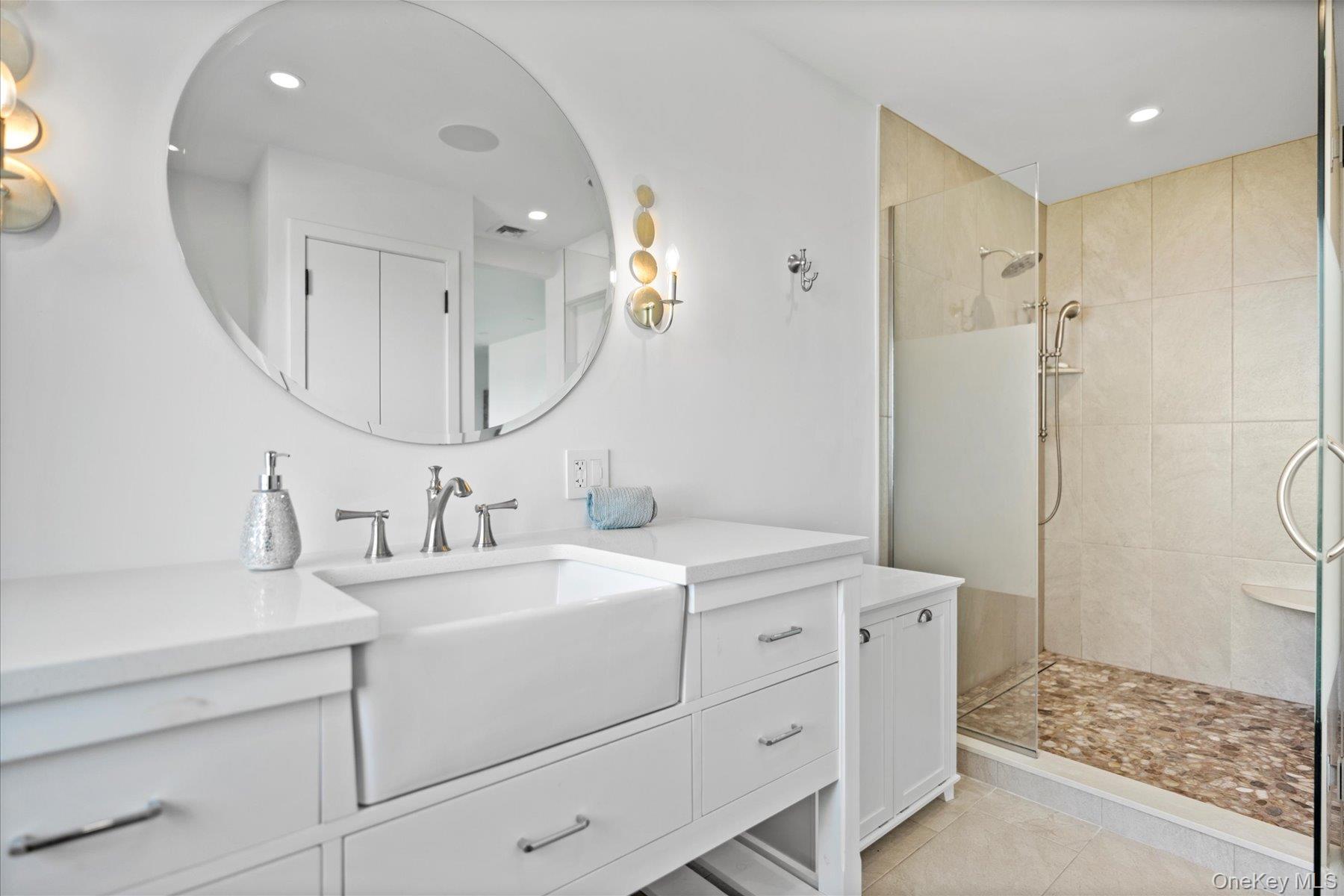 #16 photo, 1 Dolphin Way, サフォーク郡 Riverhead , NY 11901