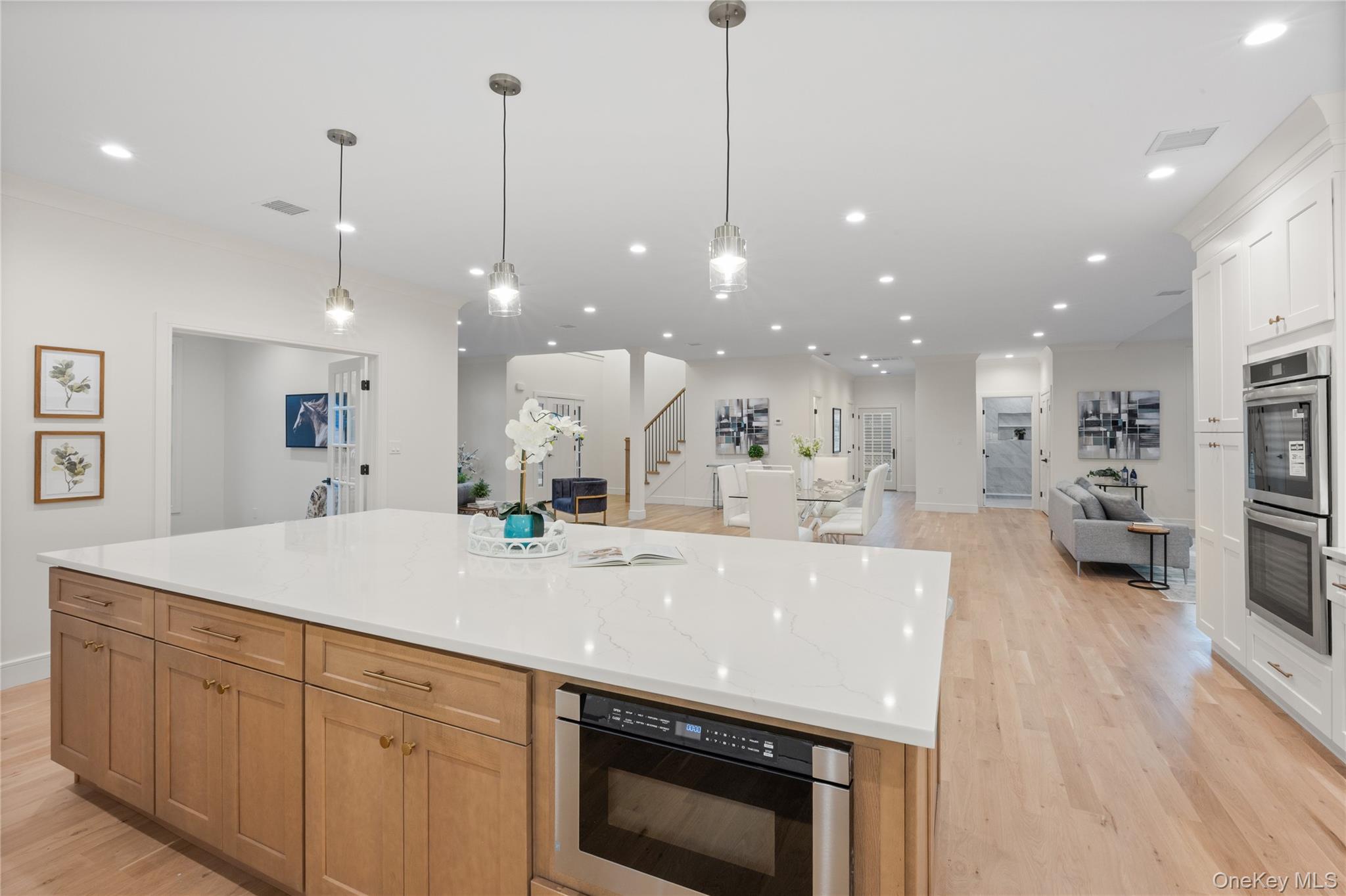 #10 photo, 3637 John Street, ナッソー郡 Wantagh , NY 11793