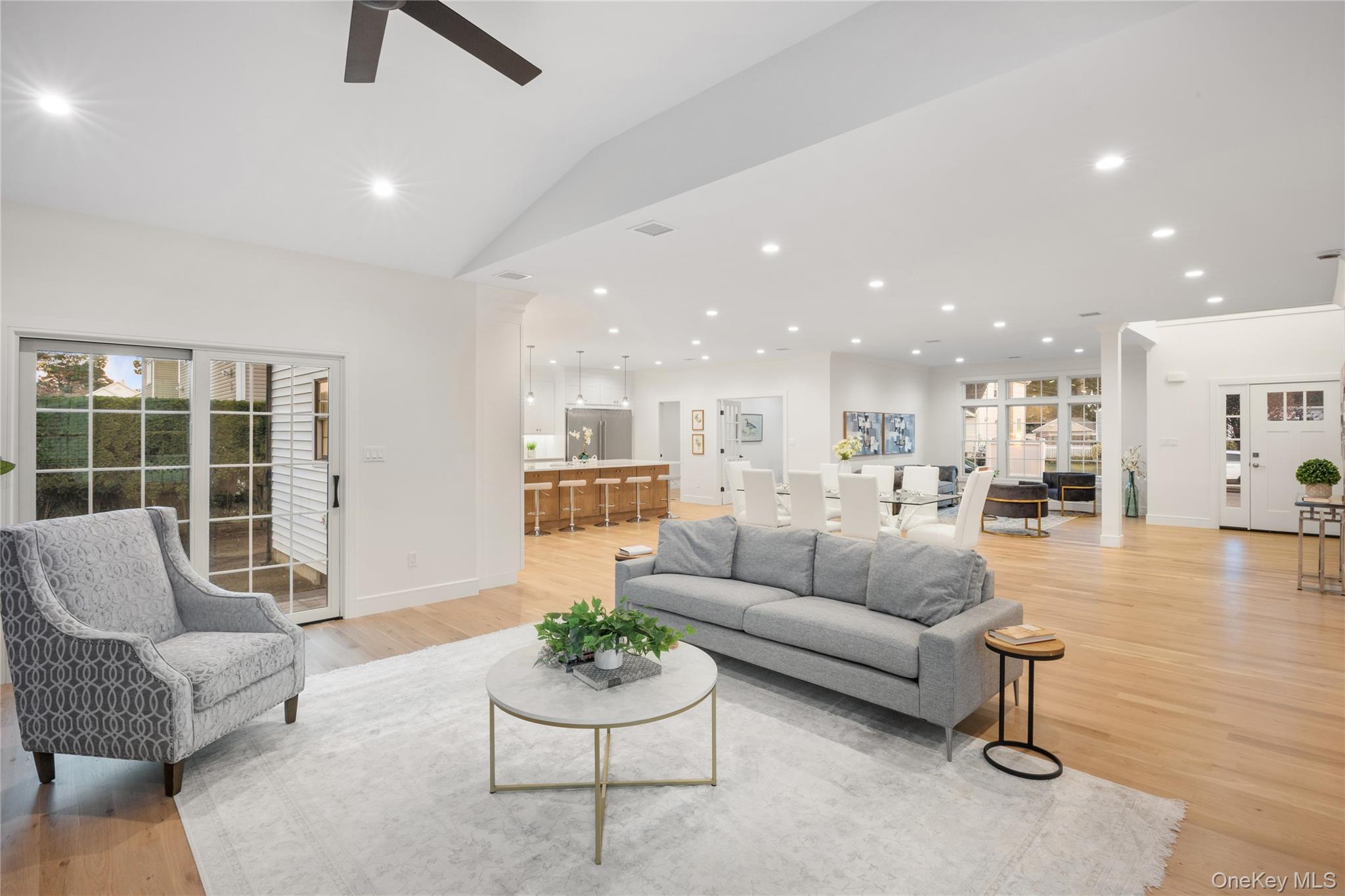 #13 photo, 3637 John Street, ナッソー郡 Wantagh , NY 11793