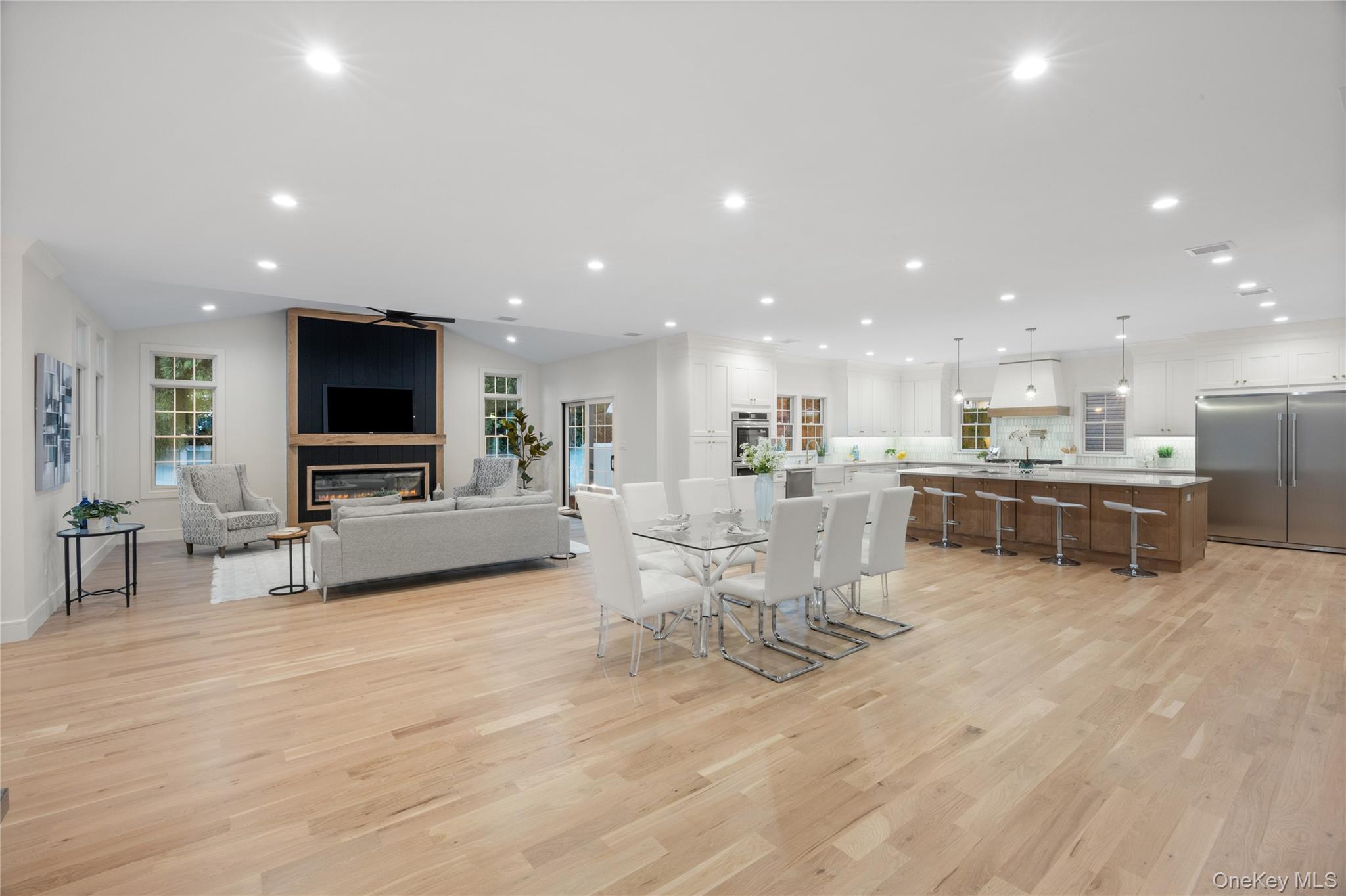 #14 photo, 3637 John Street, ナッソー郡 Wantagh , NY 11793