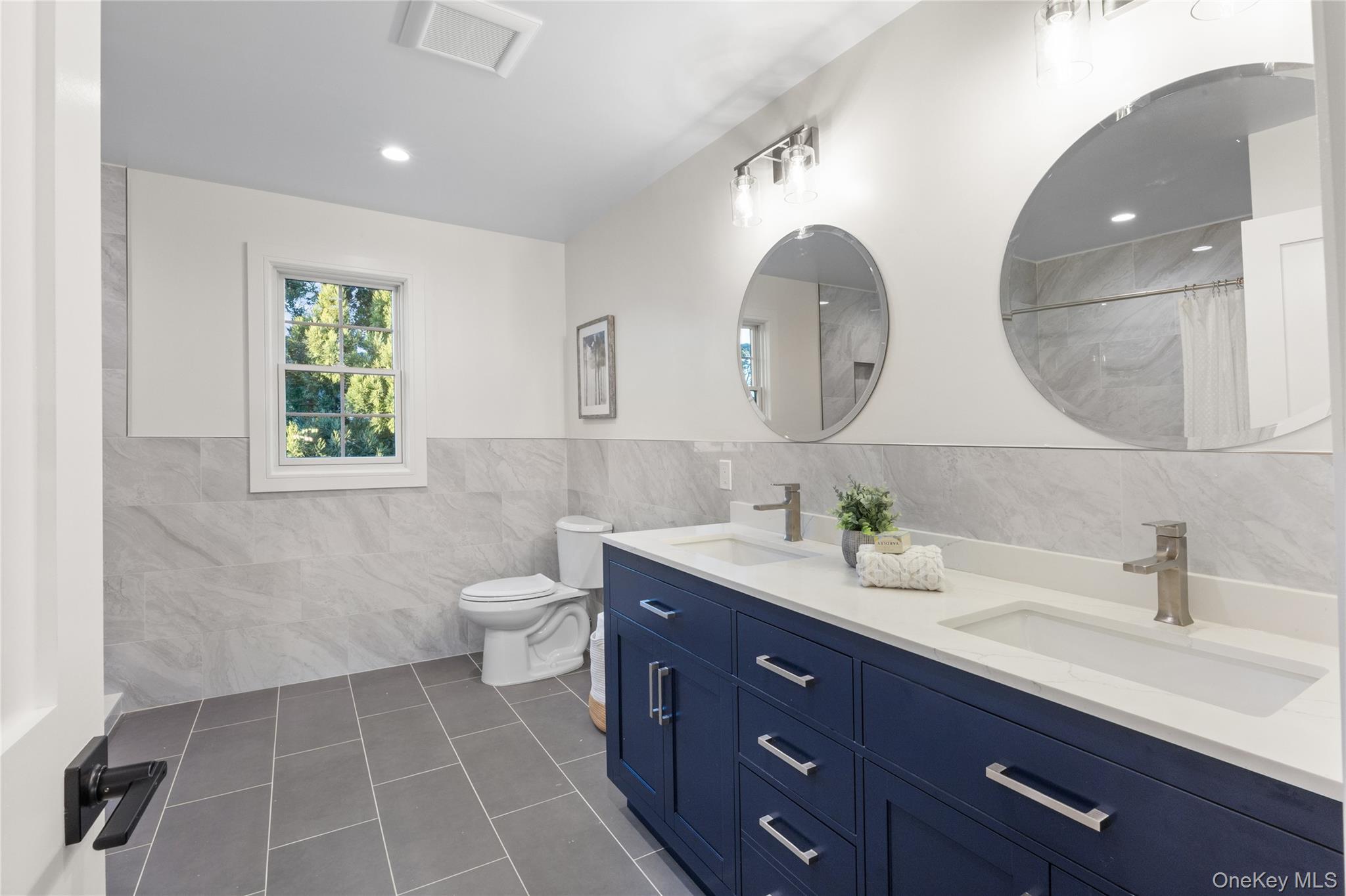 #20 photo, 3637 John Street, ナッソー郡 Wantagh , NY 11793