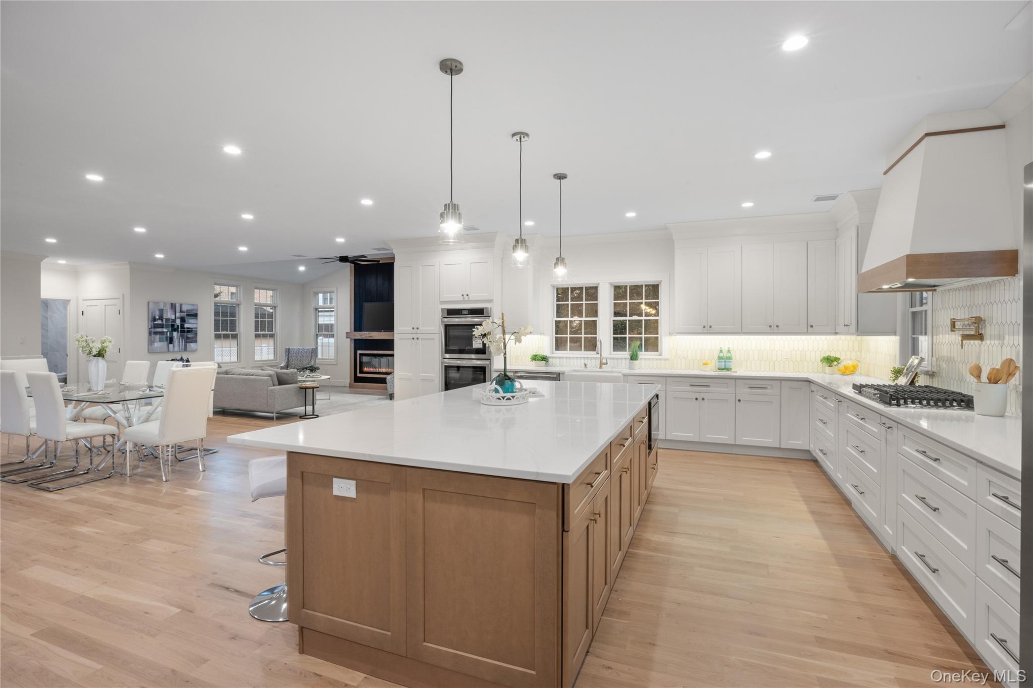 #9 photo, 3637 John Street, ナッソー郡 Wantagh , NY 11793