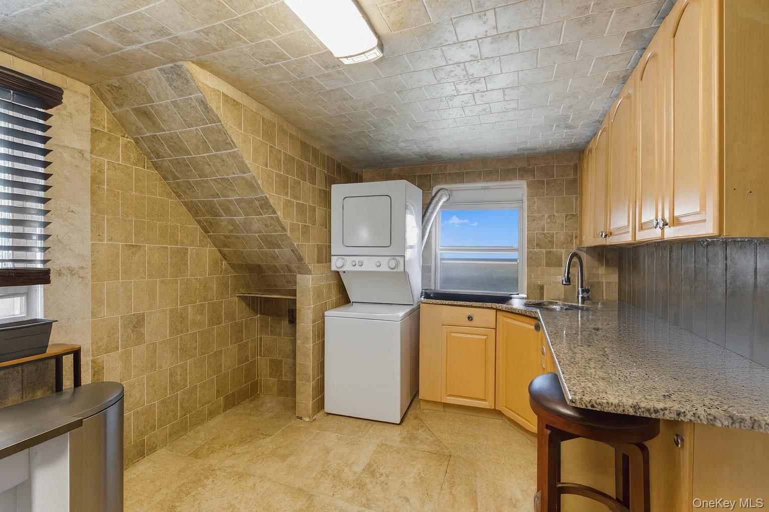 #12 photo, 104 N 7th Street, New Hyde Park , NY 11040