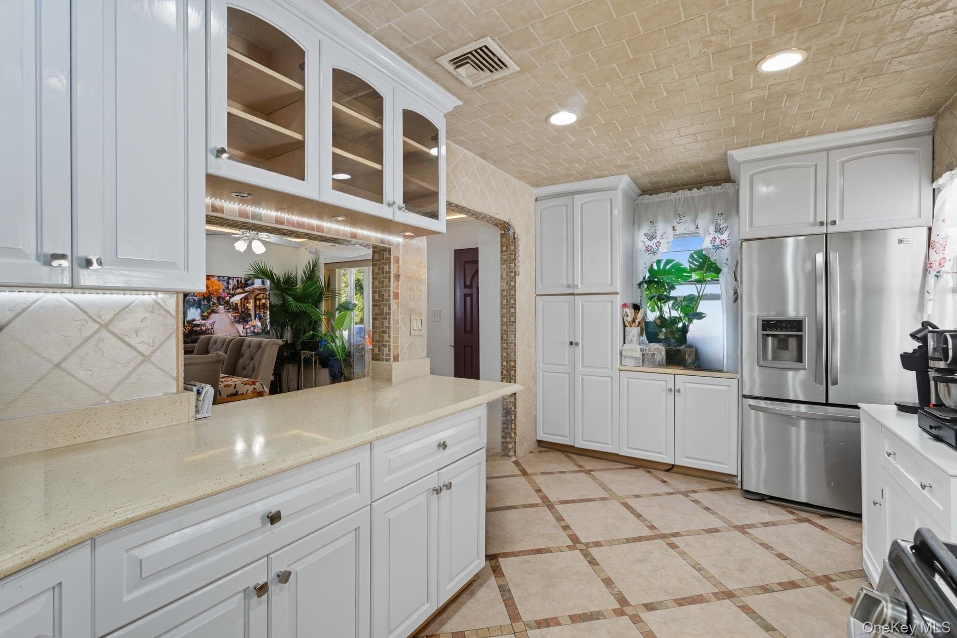 #3 photo, 104 N 7th Street, New Hyde Park , NY 11040