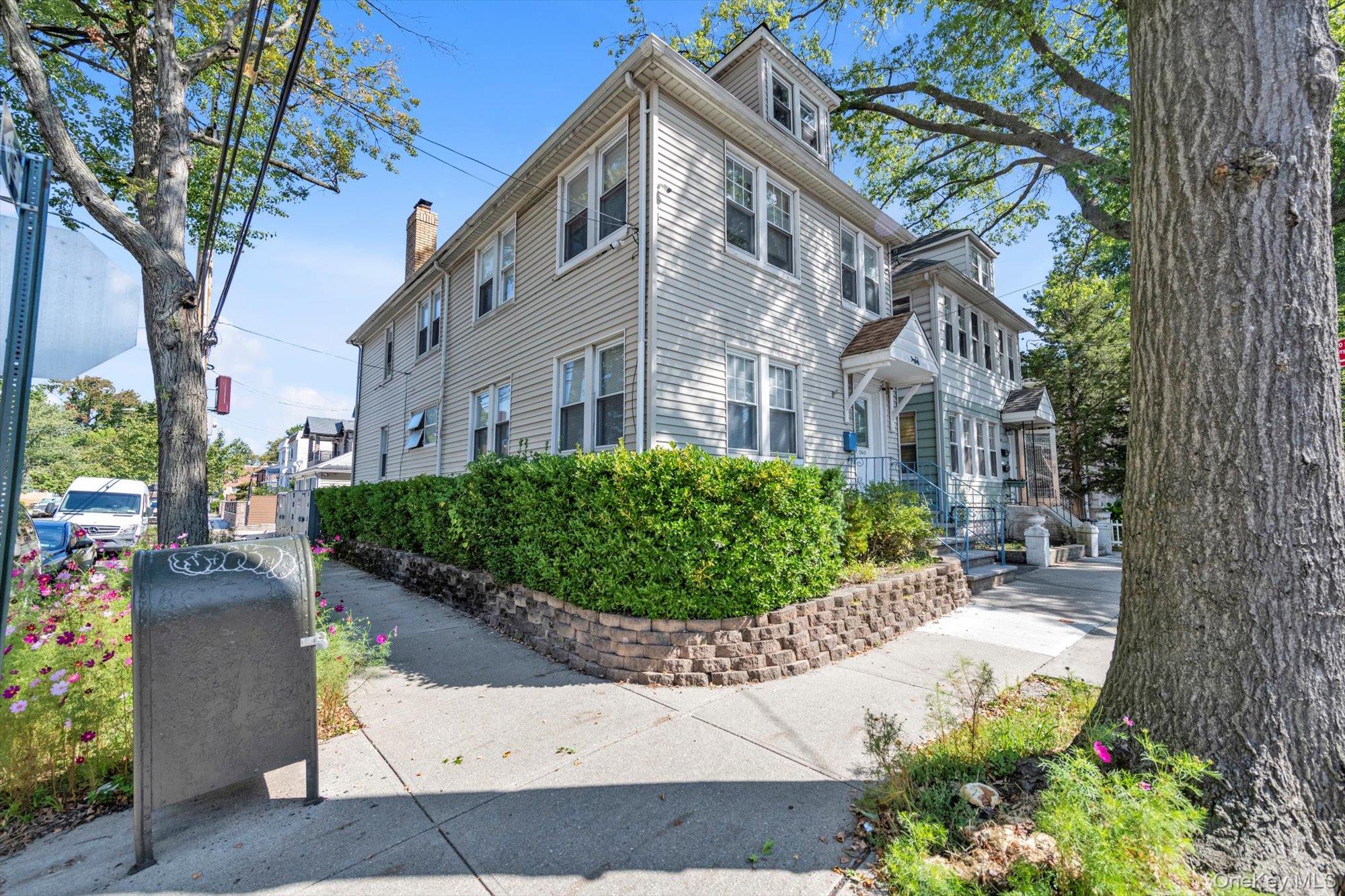 #1 photo, 12401 9 Ave, クイーンズ区 College Point , NY 11356