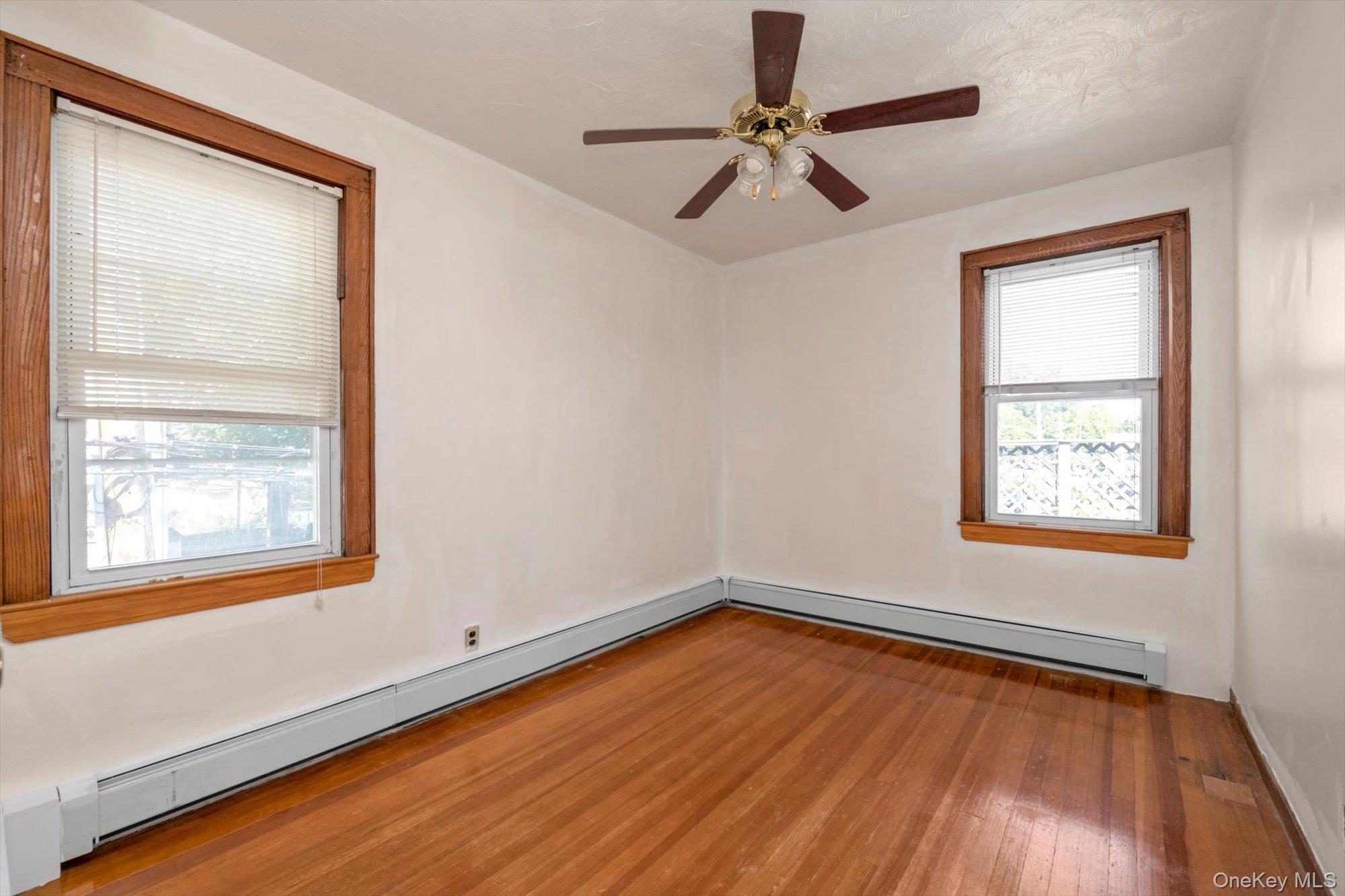 #12 photo, 12401 9 Ave, クイーンズ区 College Point , NY 11356