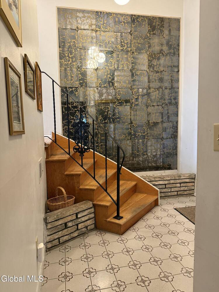 #10 photo, 8 Sawyer Place, Albany , NY 12208