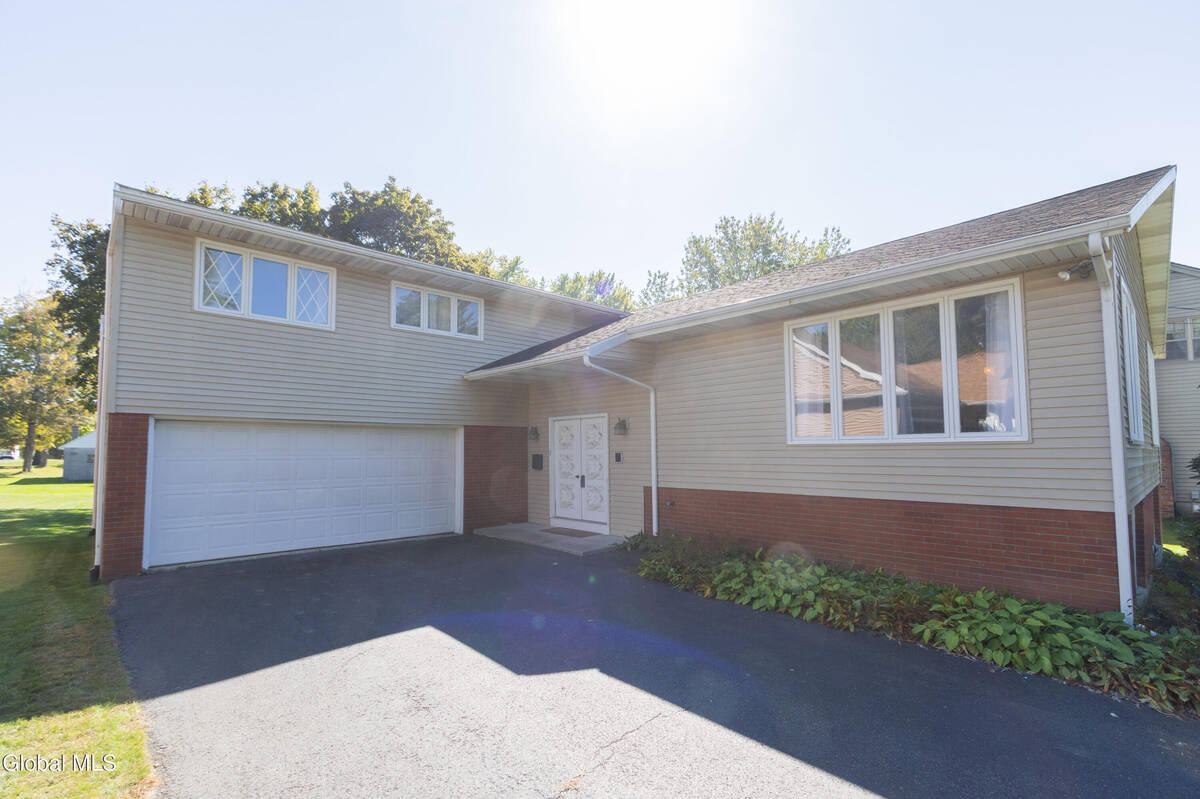 #2 photo, 8 Sawyer Place, Albany , NY 12208