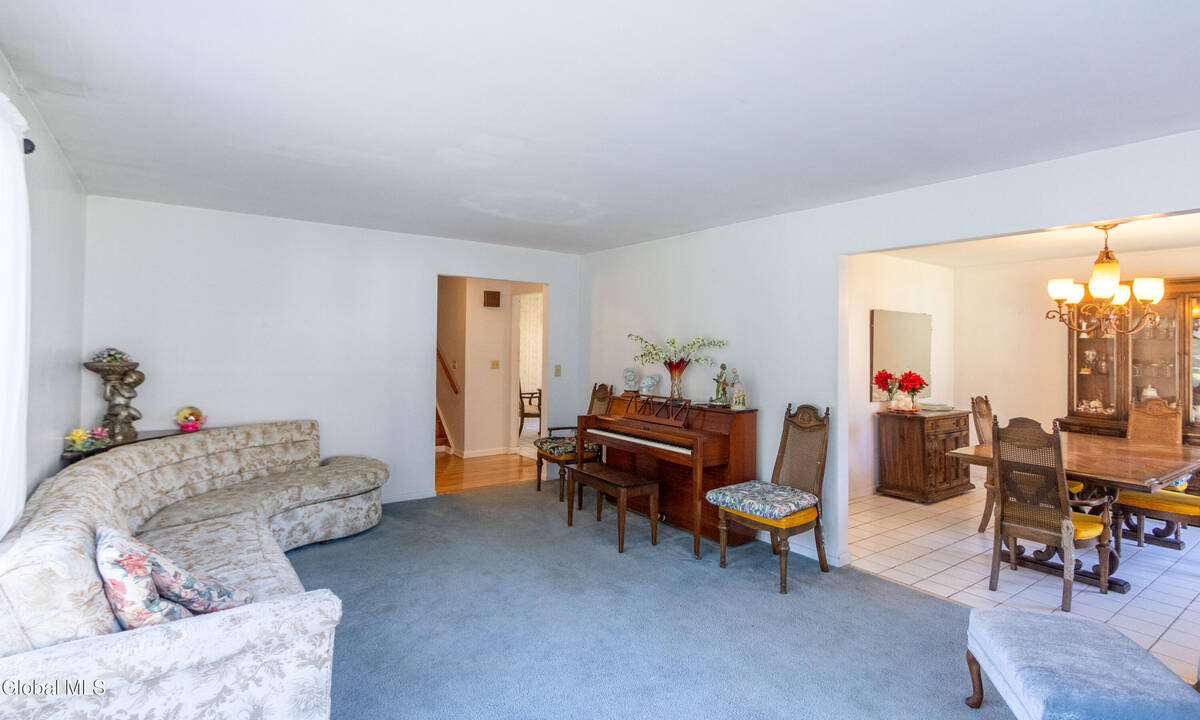 #5 photo, 8 Sawyer Place, Albany , NY 12208