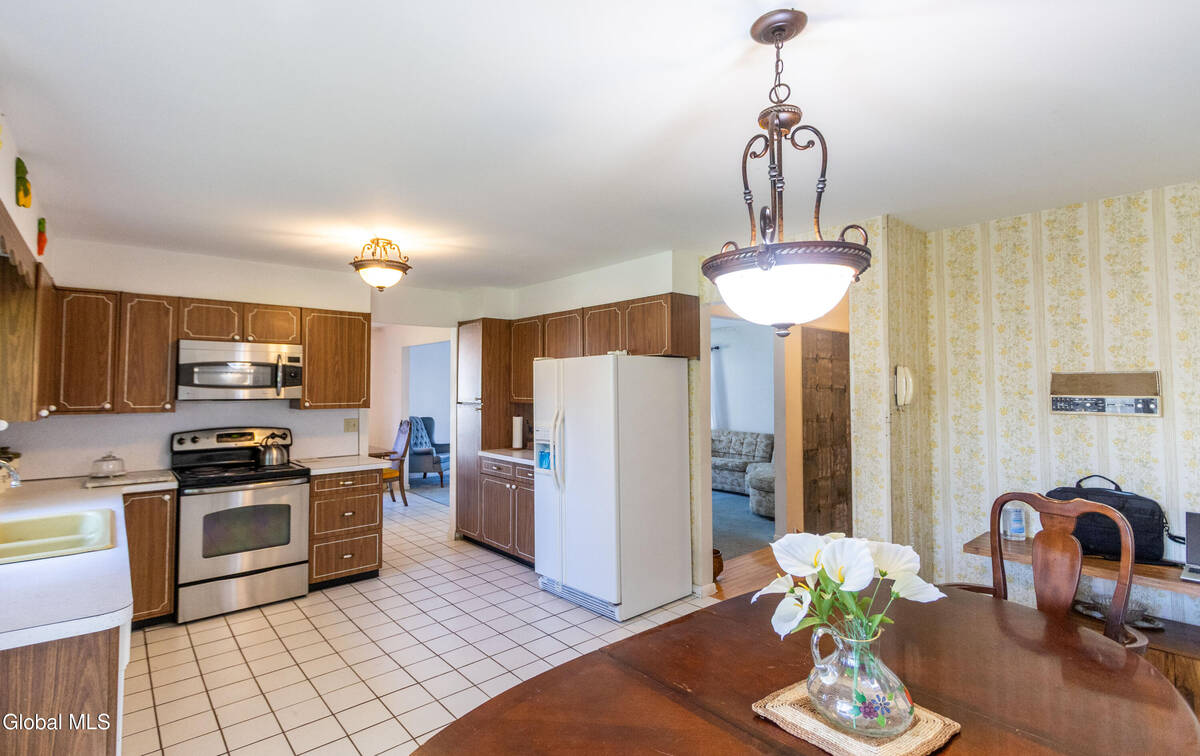 #9 photo, 8 Sawyer Place, Albany , NY 12208