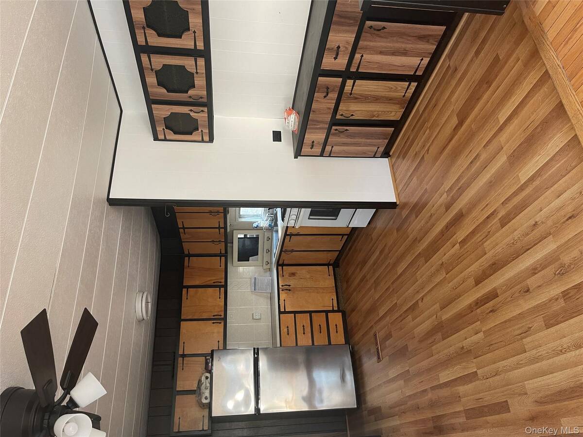 #1 photo, 1661 Old Country Road, #308, Riverhead , NY 11901