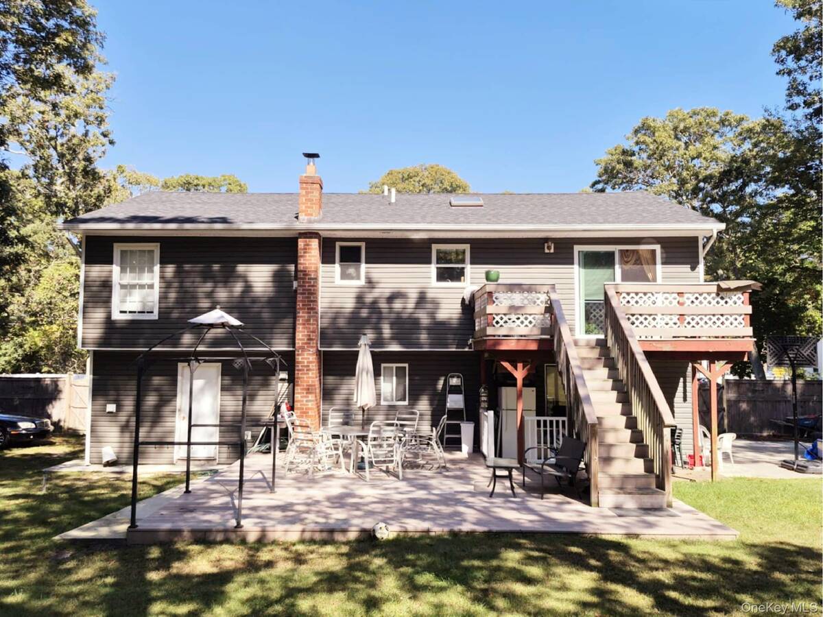 #1 photo, 40 Pauls Path, Coram , NY 11727