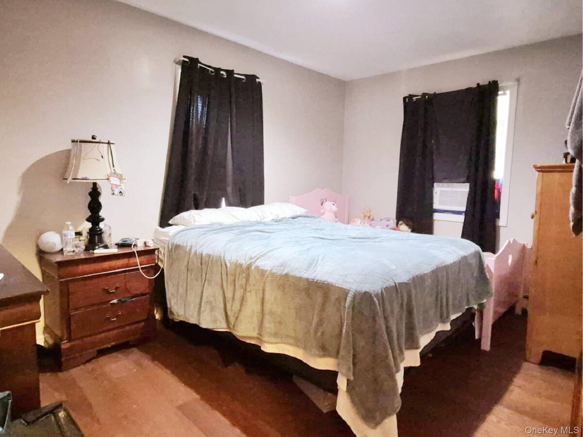 #12 photo, 40 Pauls Path, Coram , NY 11727