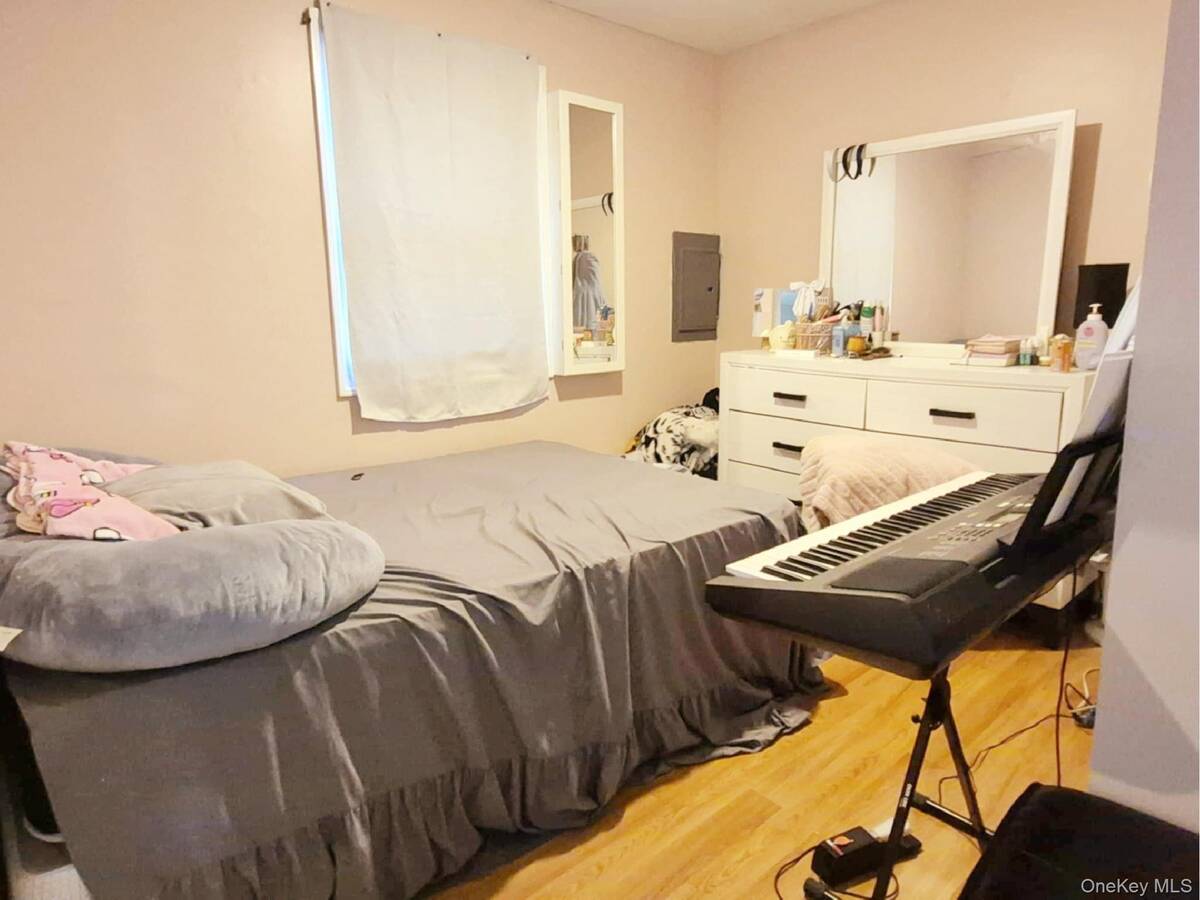 #13 photo, 40 Pauls Path, Coram , NY 11727