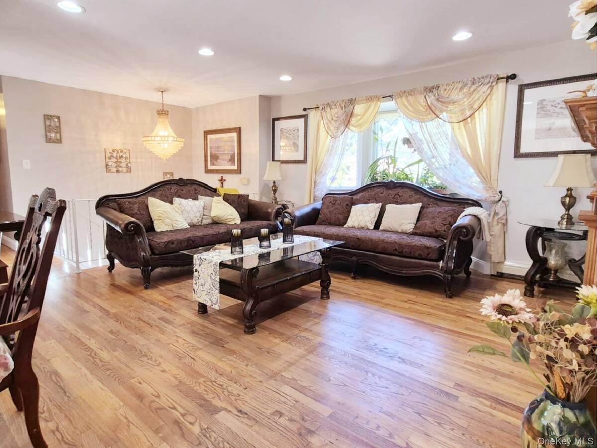 #5 photo, 40 Pauls Path, Coram , NY 11727