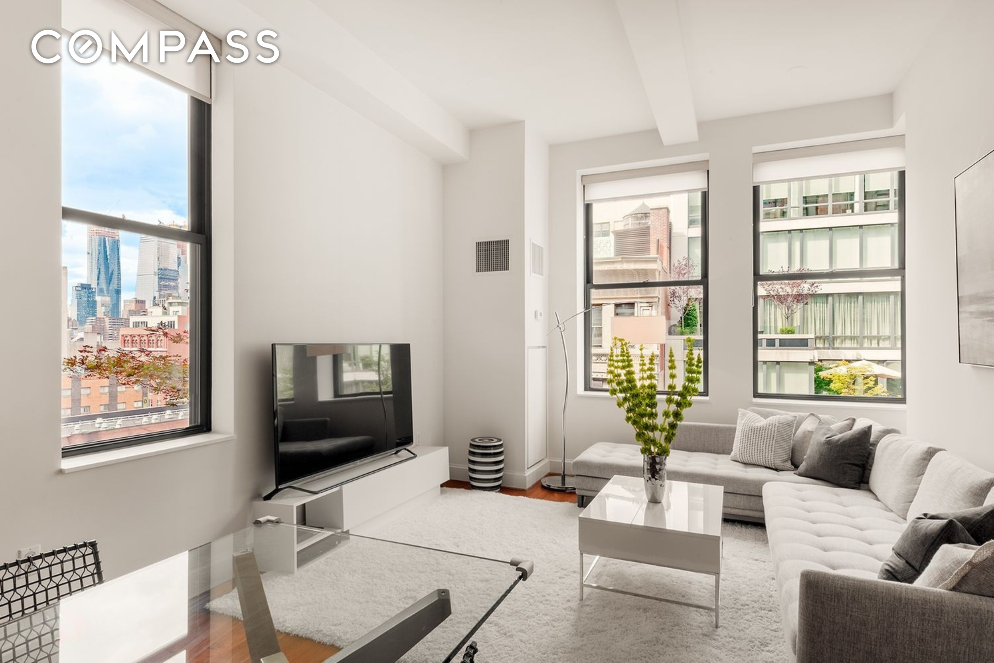 #1 photo, 140 W 22nd Street, Chelsea , NY 10011