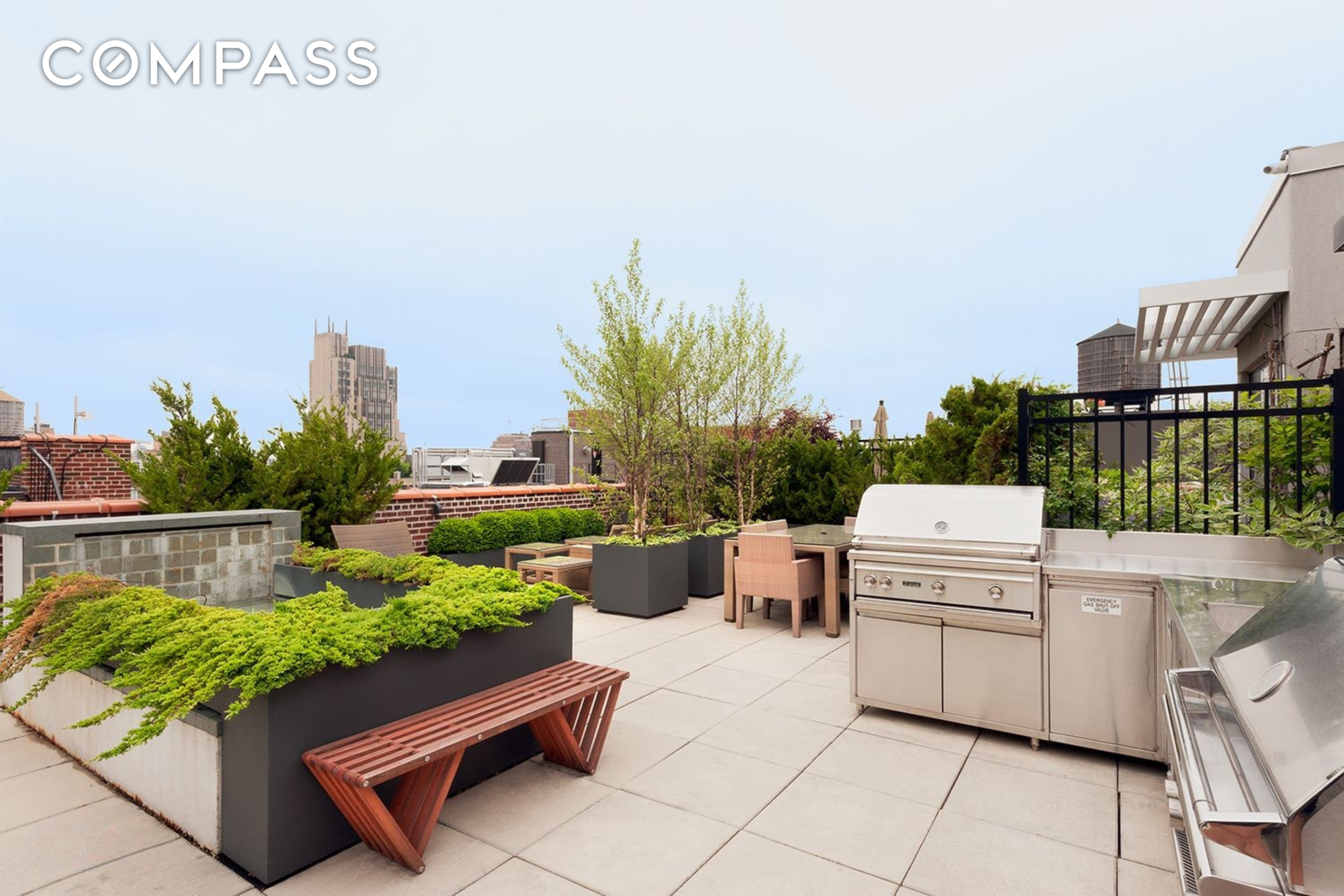 #8 photo, 140 W 22nd Street, Chelsea , NY 10011