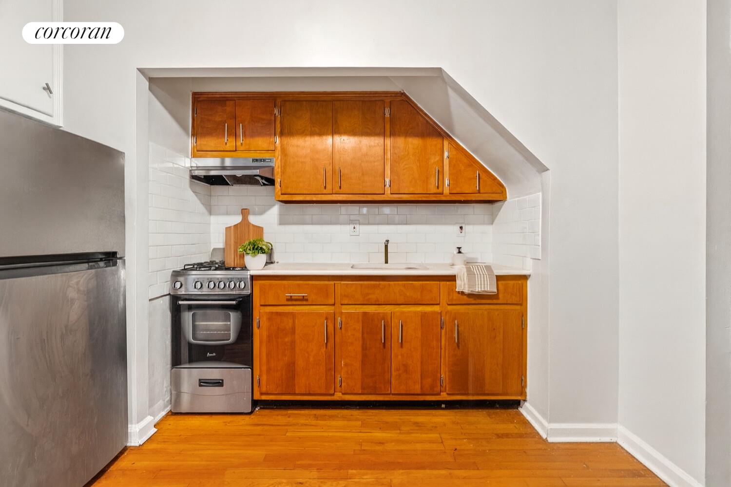 #6 photo, 39-11 50TH Street, Sunnyside , NY 11377