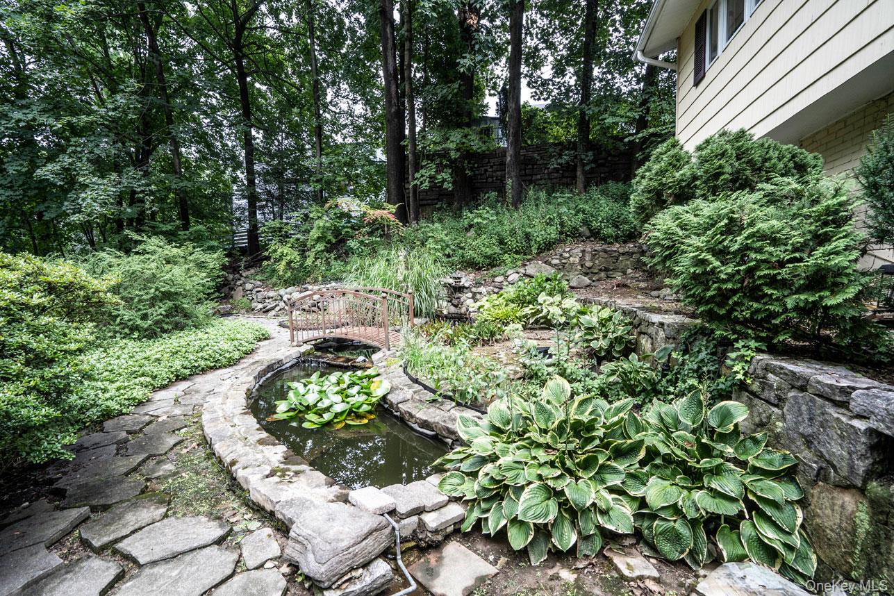 #12 photo, 239 Canterbury Road, White Plains , NY 10607