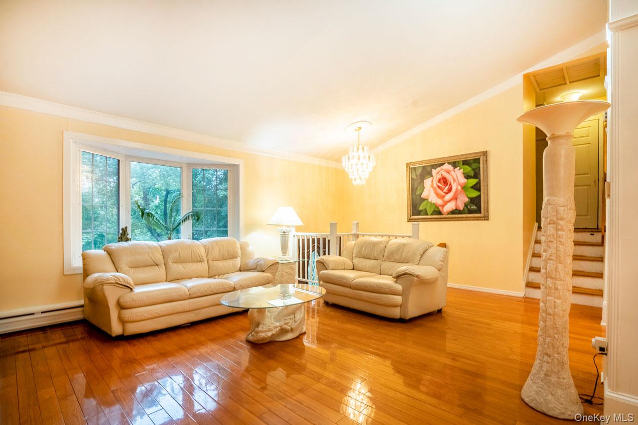 #13 photo, 239 Canterbury Road, White Plains , NY 10607