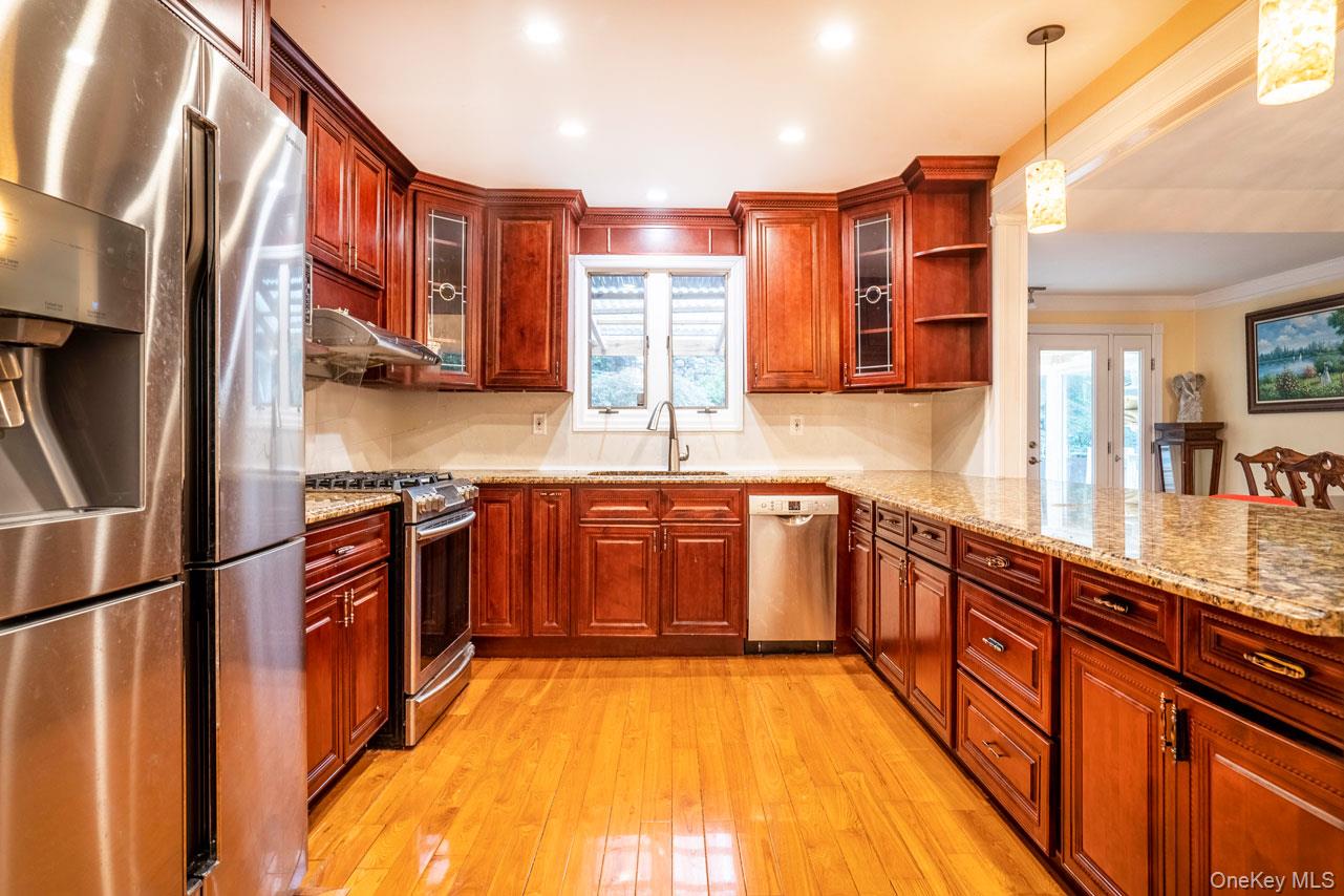 #15 photo, 239 Canterbury Road, White Plains , NY 10607