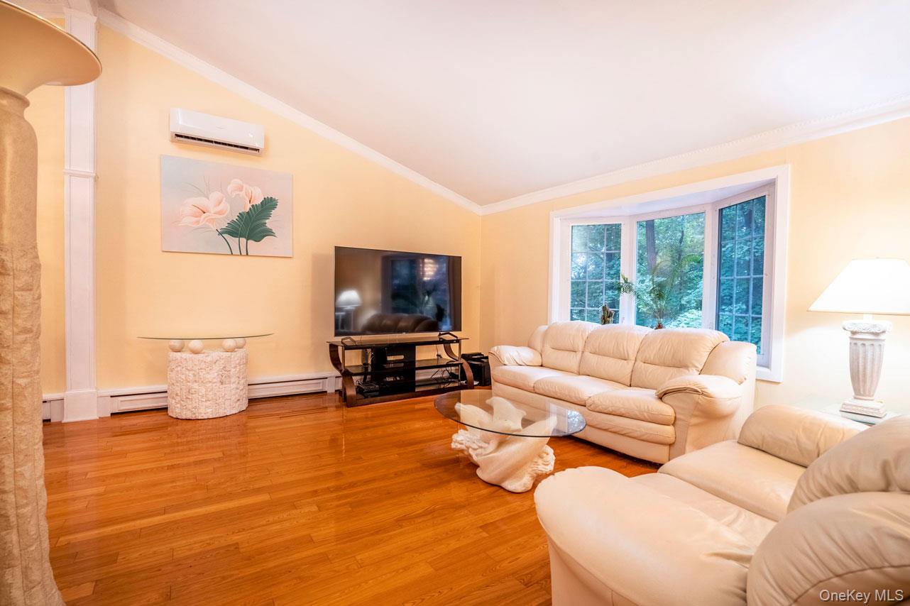 #16 photo, 239 Canterbury Road, White Plains , NY 10607