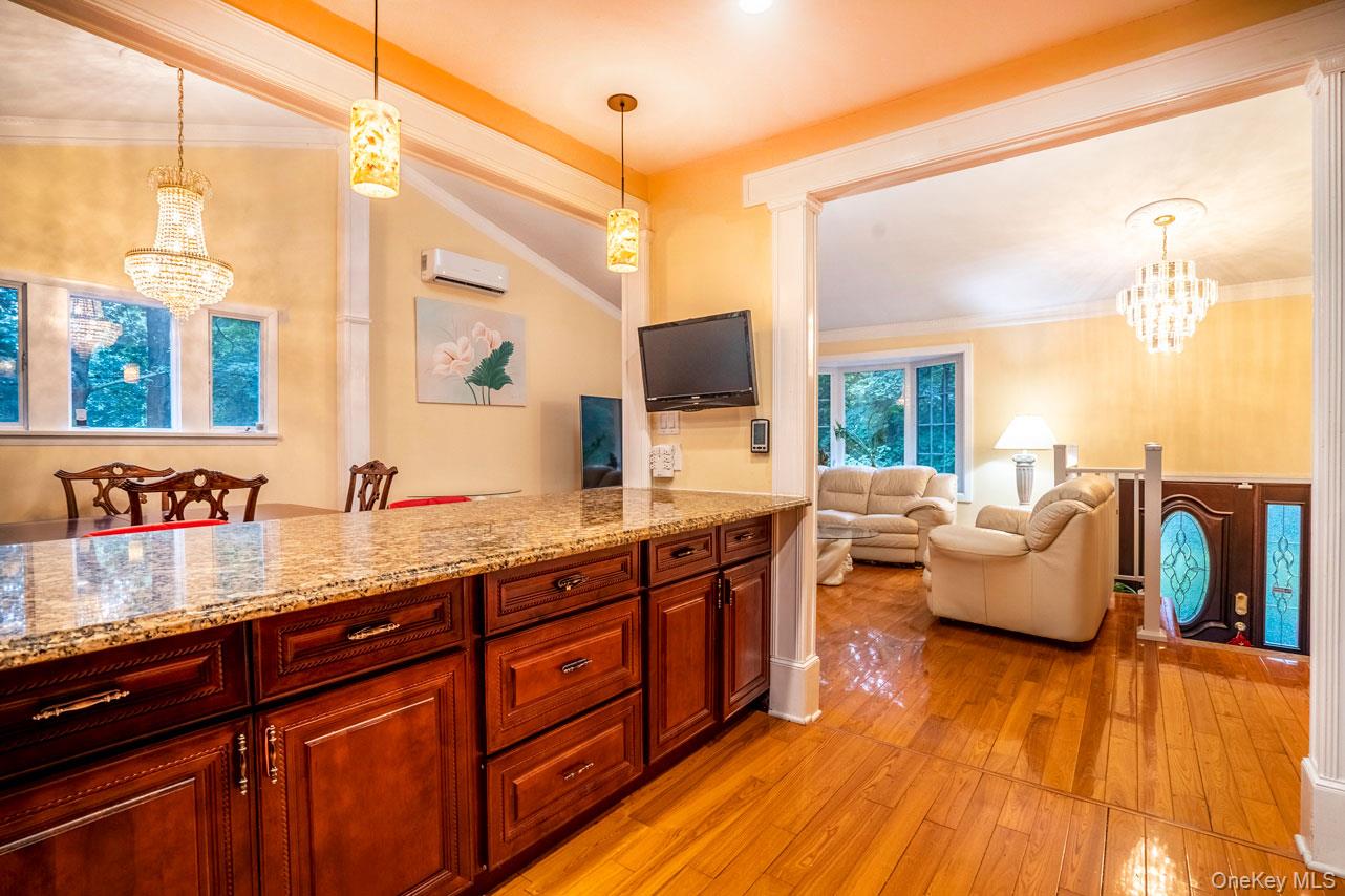 #19 photo, 239 Canterbury Road, White Plains , NY 10607