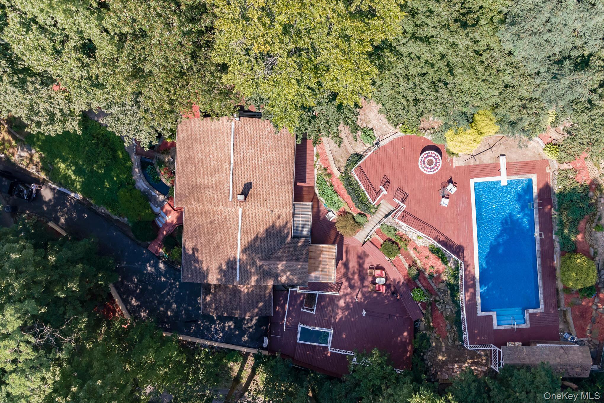 #3 photo, 239 Canterbury Road, White Plains , NY 10607