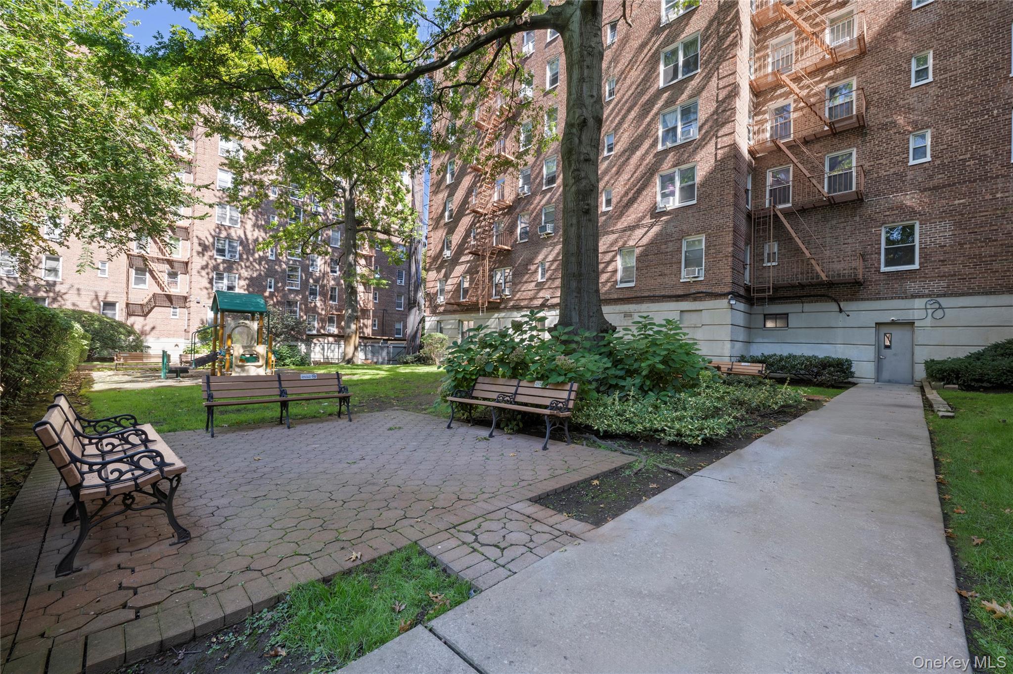 #10 photo, 72-81 113th Street, Forest Hills , NY 11375